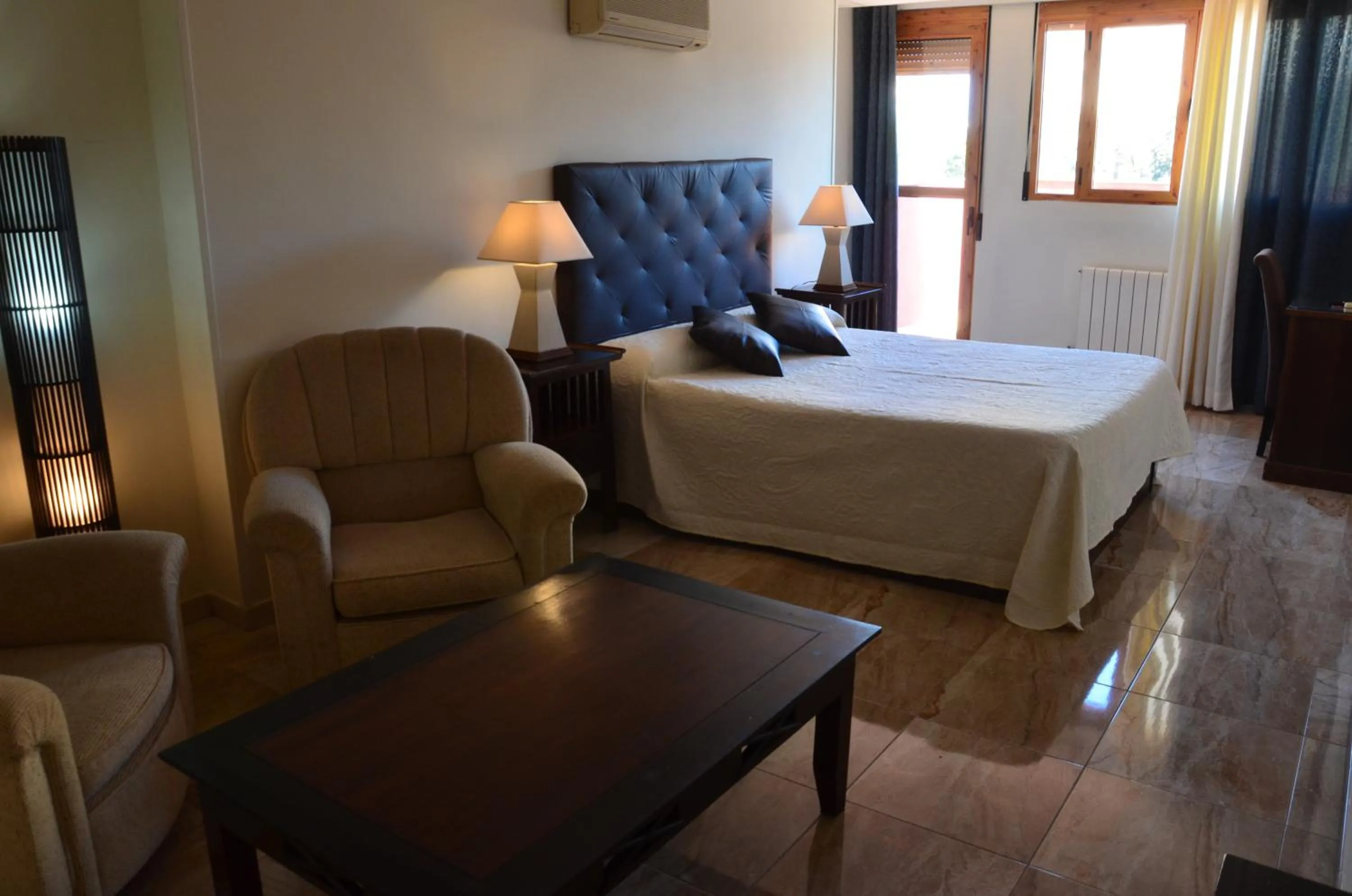 Bed in Hostal Mont Royal