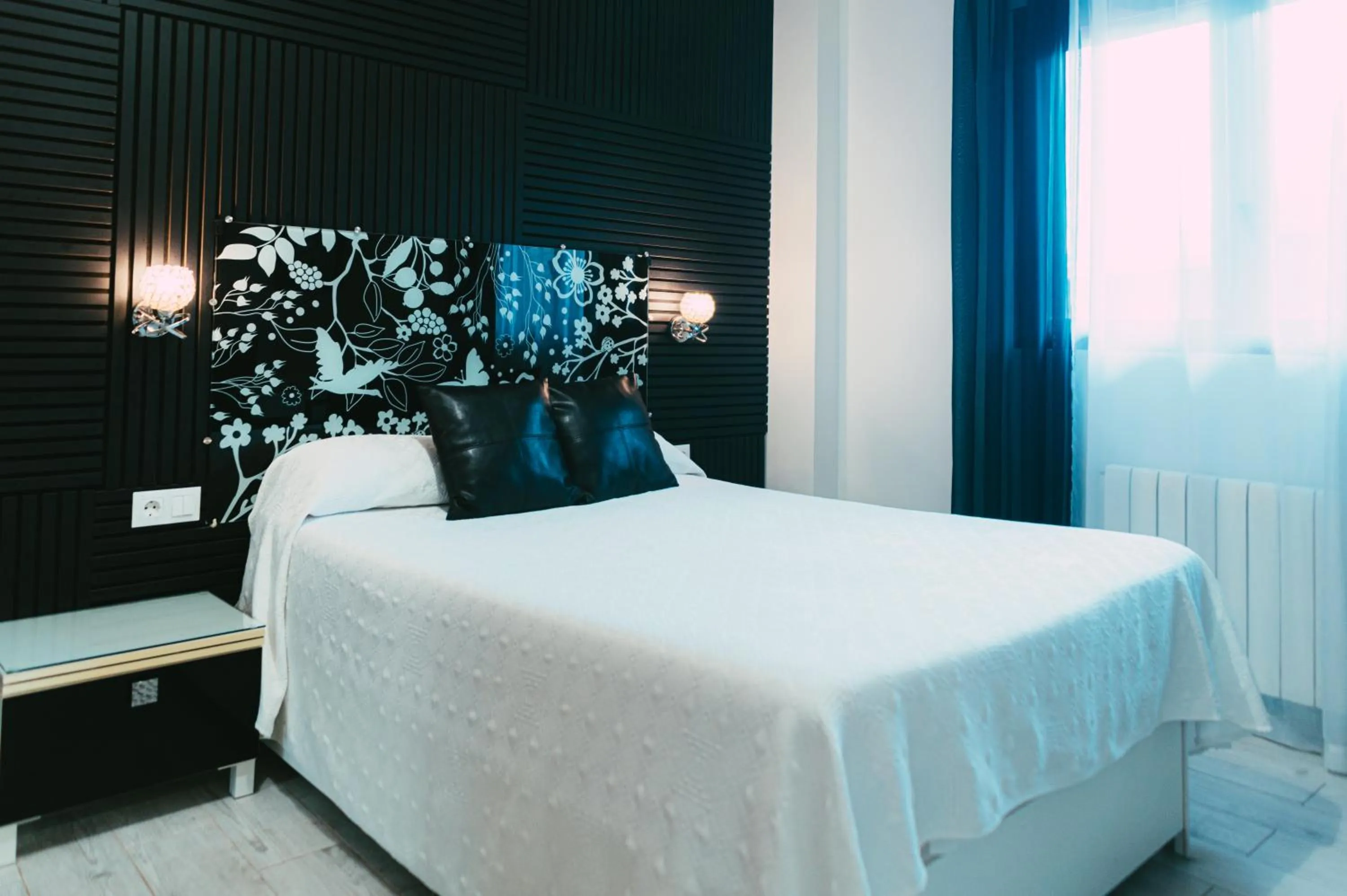 Bed in Hostal Mont Royal