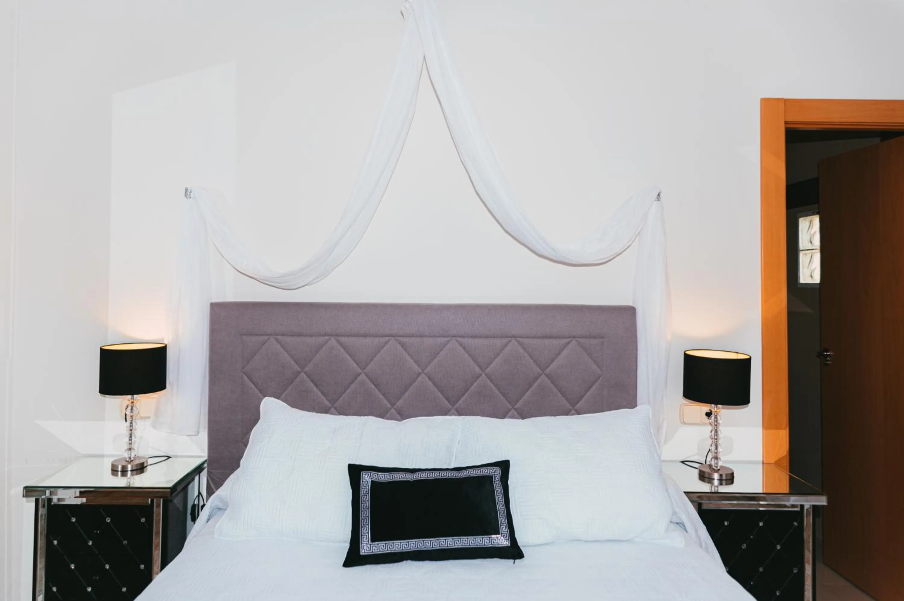 Bed in Hostal Mont Royal