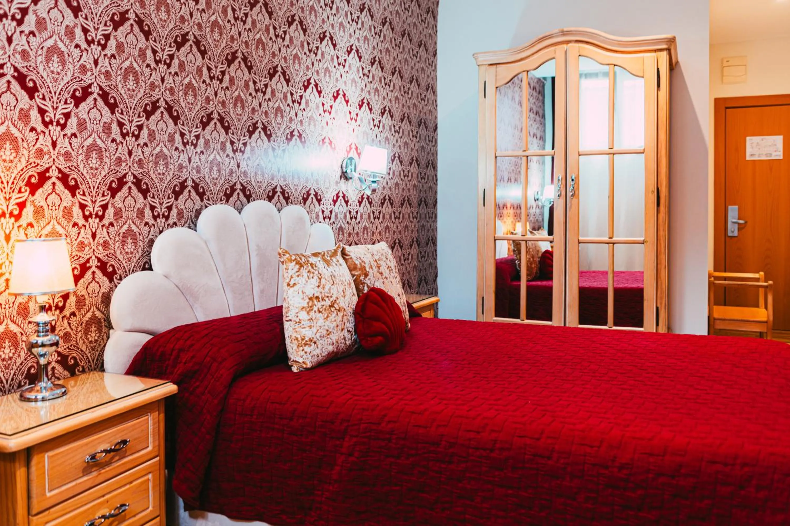 Bed in Hostal Mont Royal