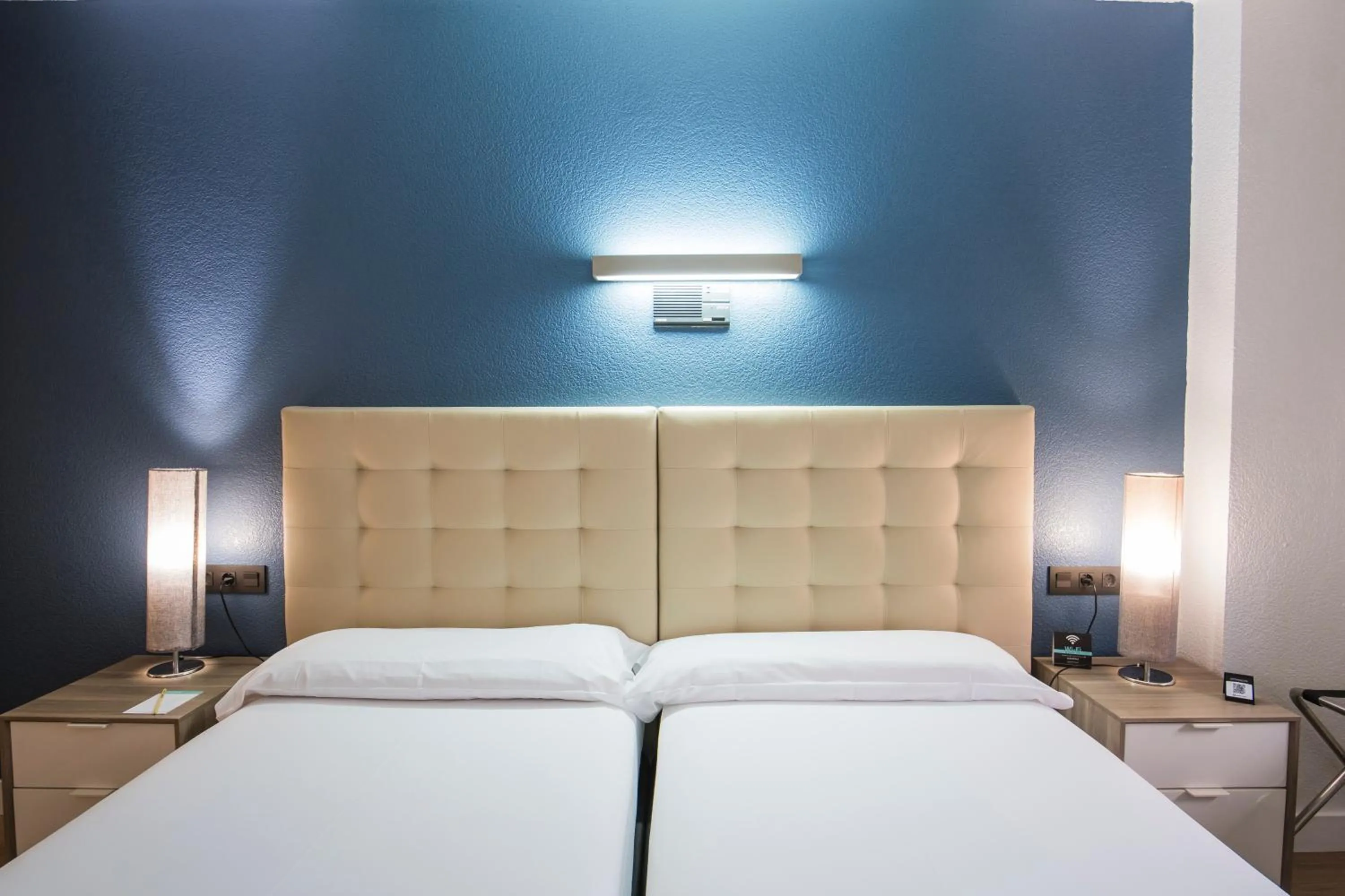 Bedroom, Bed in Alda Don Carlos