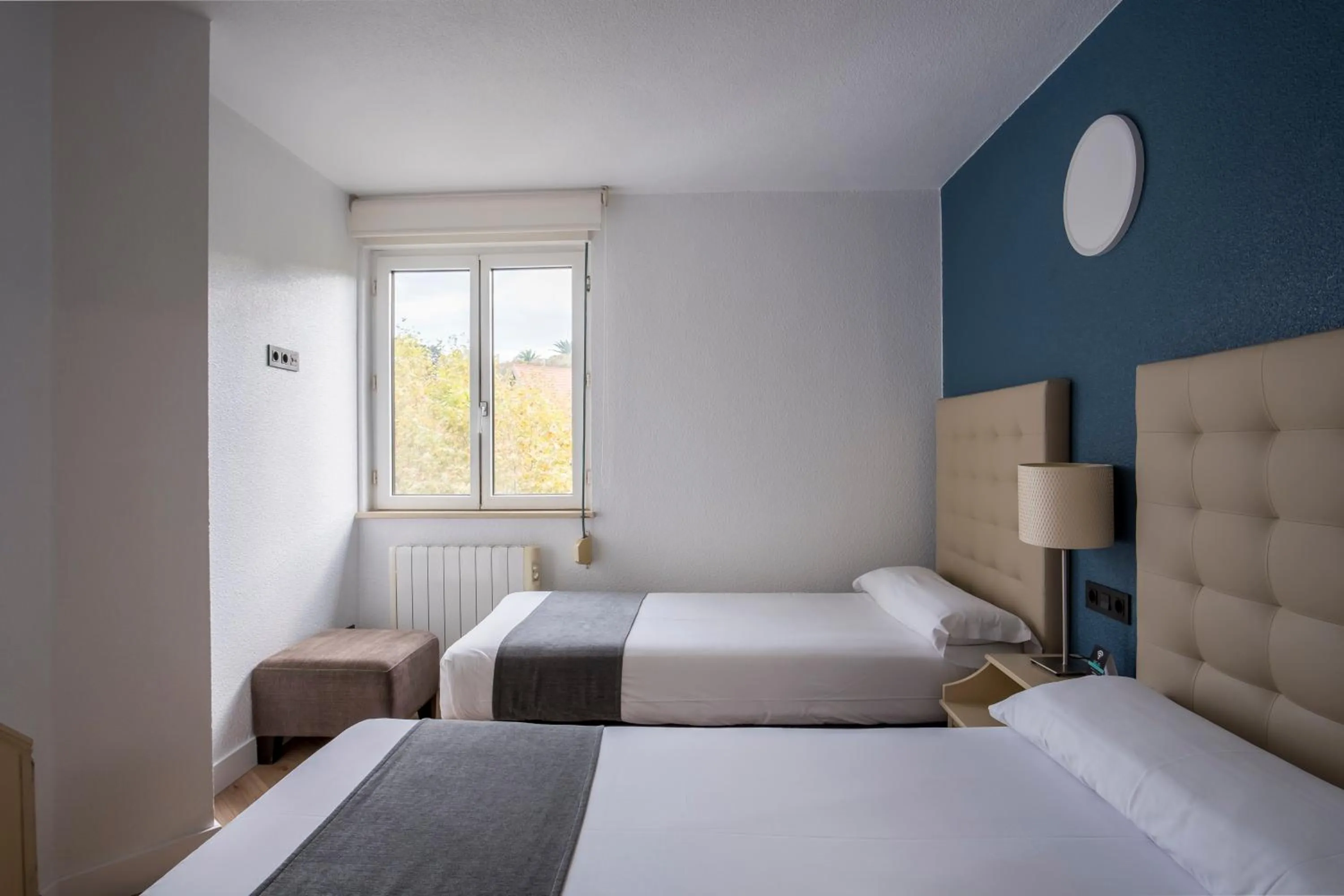 Bedroom, Bed in Alda Don Carlos