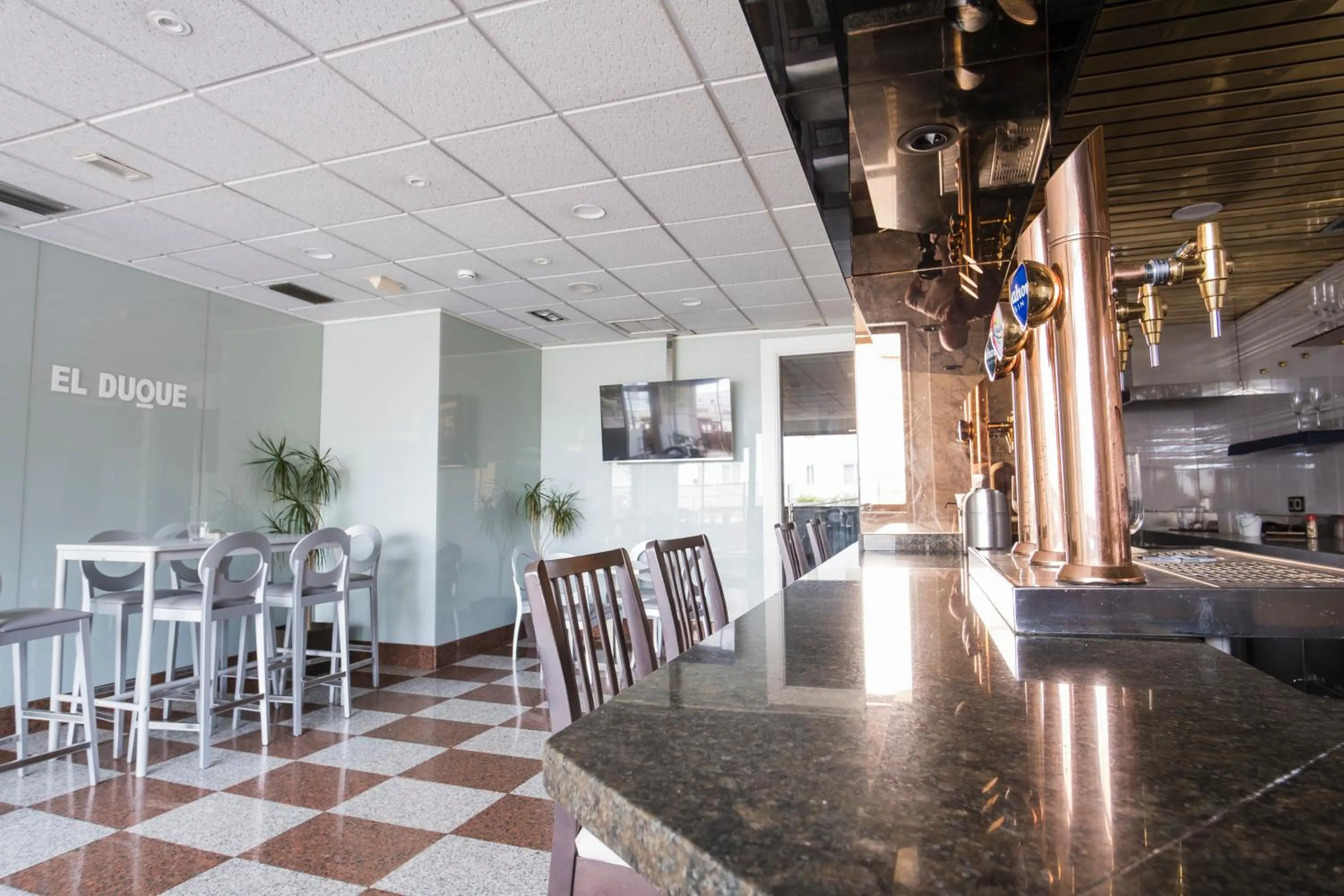 Lounge or bar in Alda Don Carlos