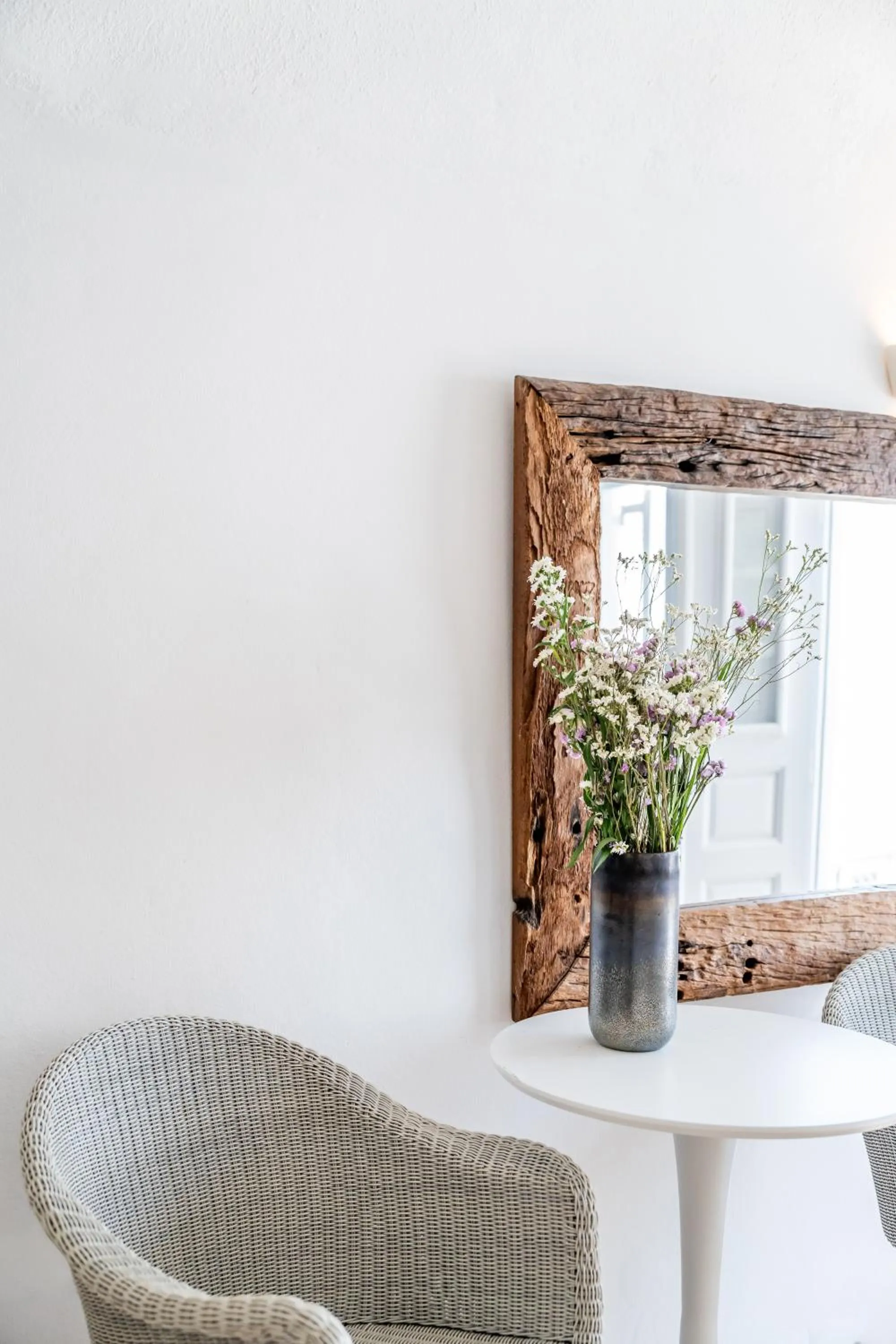 Decorative detail in Vogue Suites