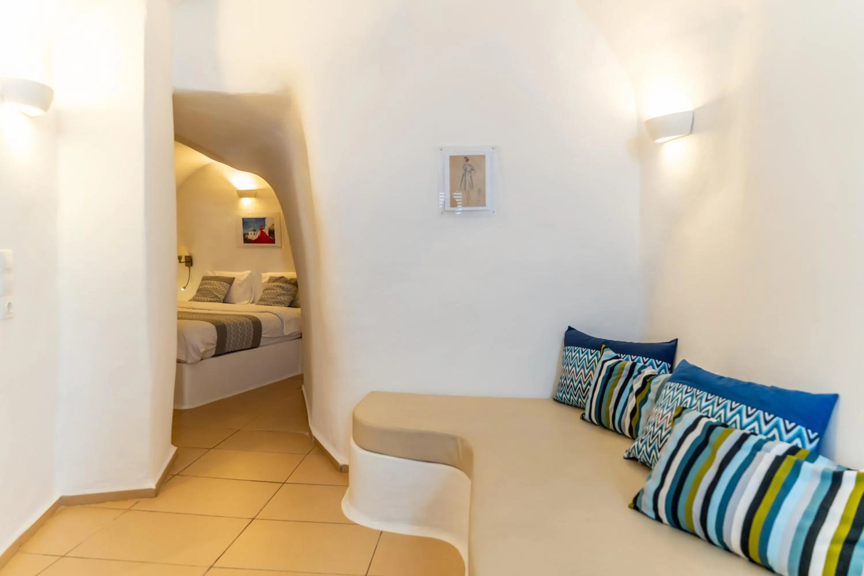 Living room, Bed in Vogue Suites