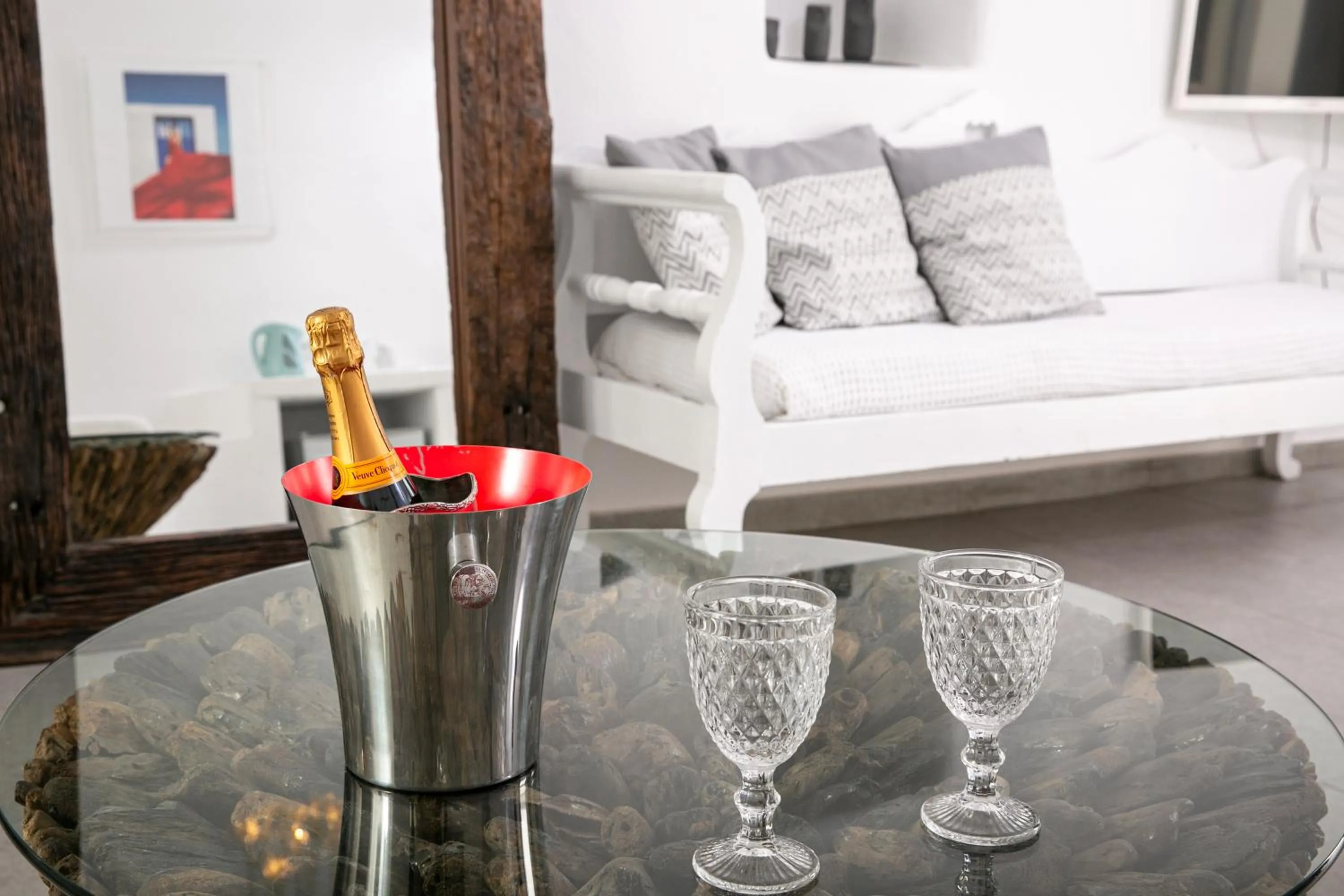 Decorative detail in Vogue Suites