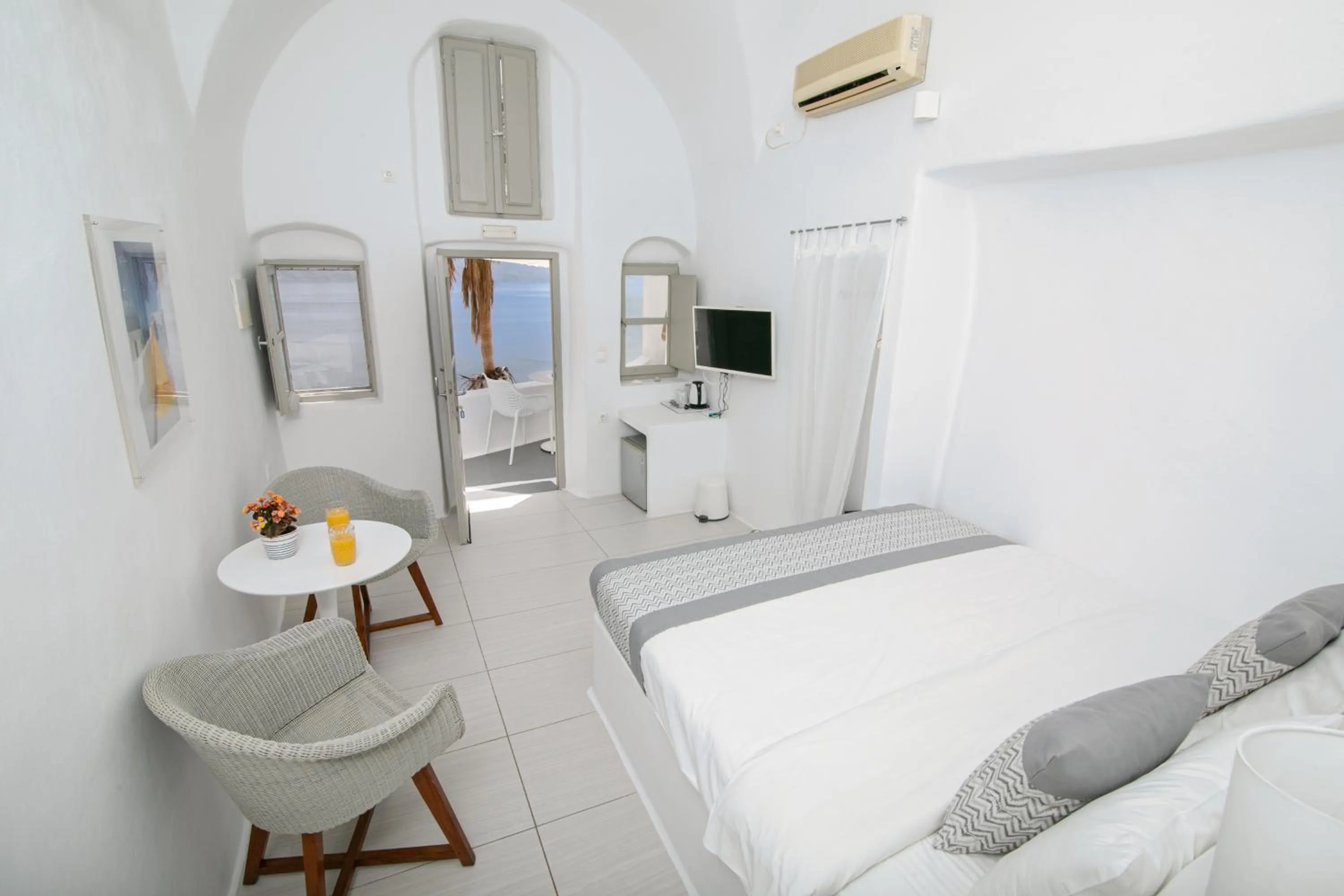 Bedroom, Bed in Vogue Suites