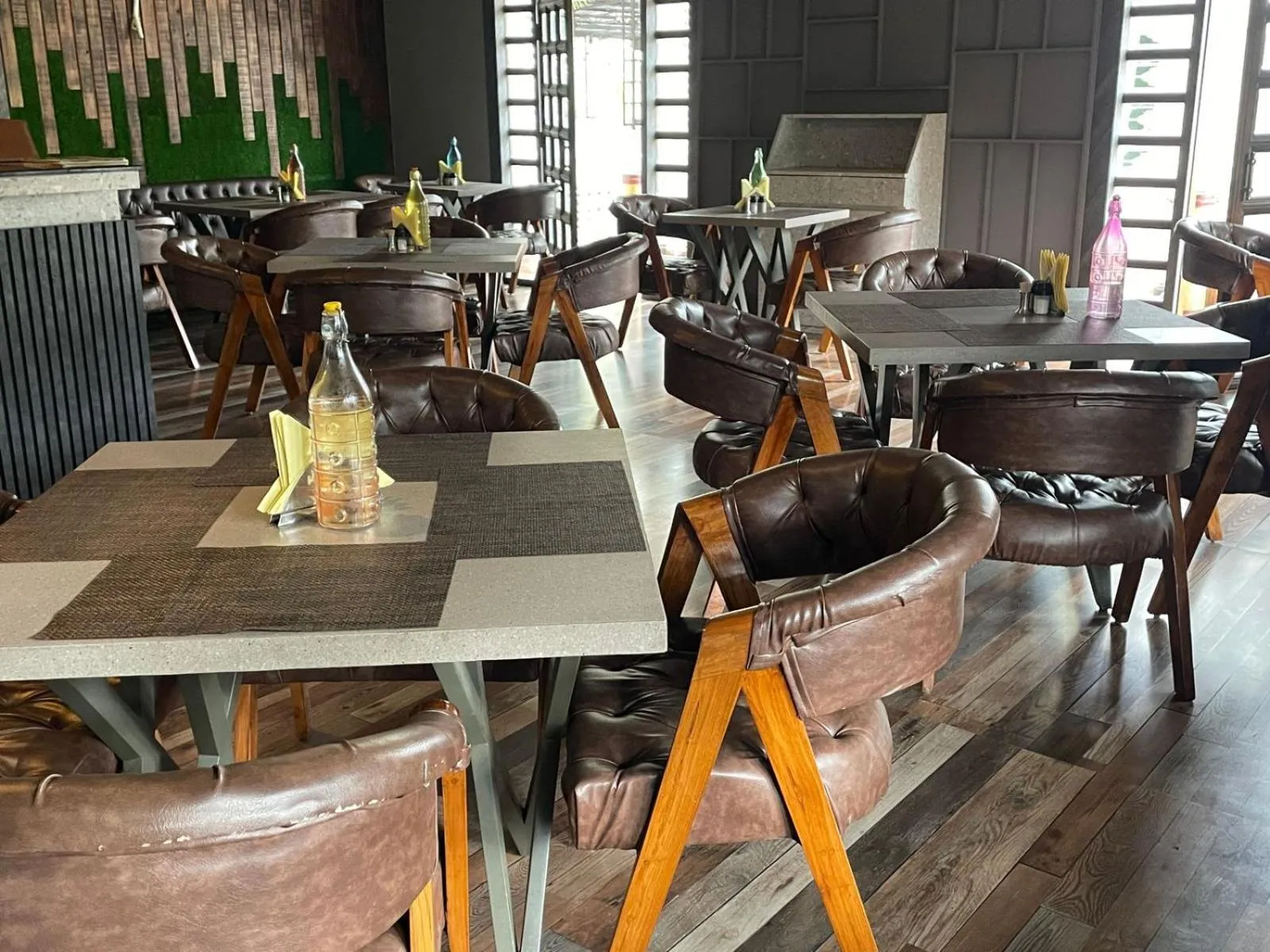 Restaurant/places to eat in Hotel Tourist Inn By Sagar