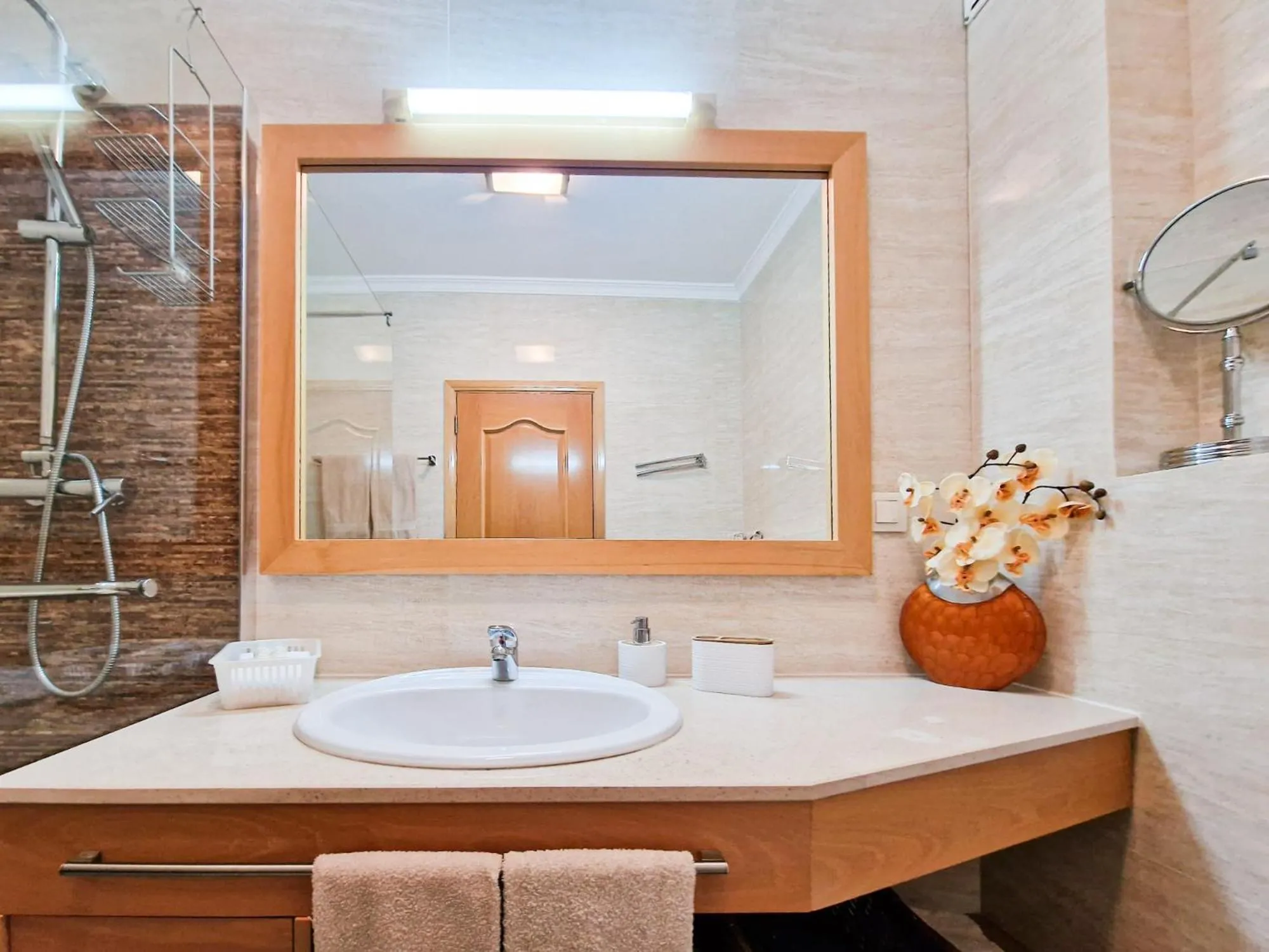 Bathroom in Apartment Rocha Oceano Azul Charming