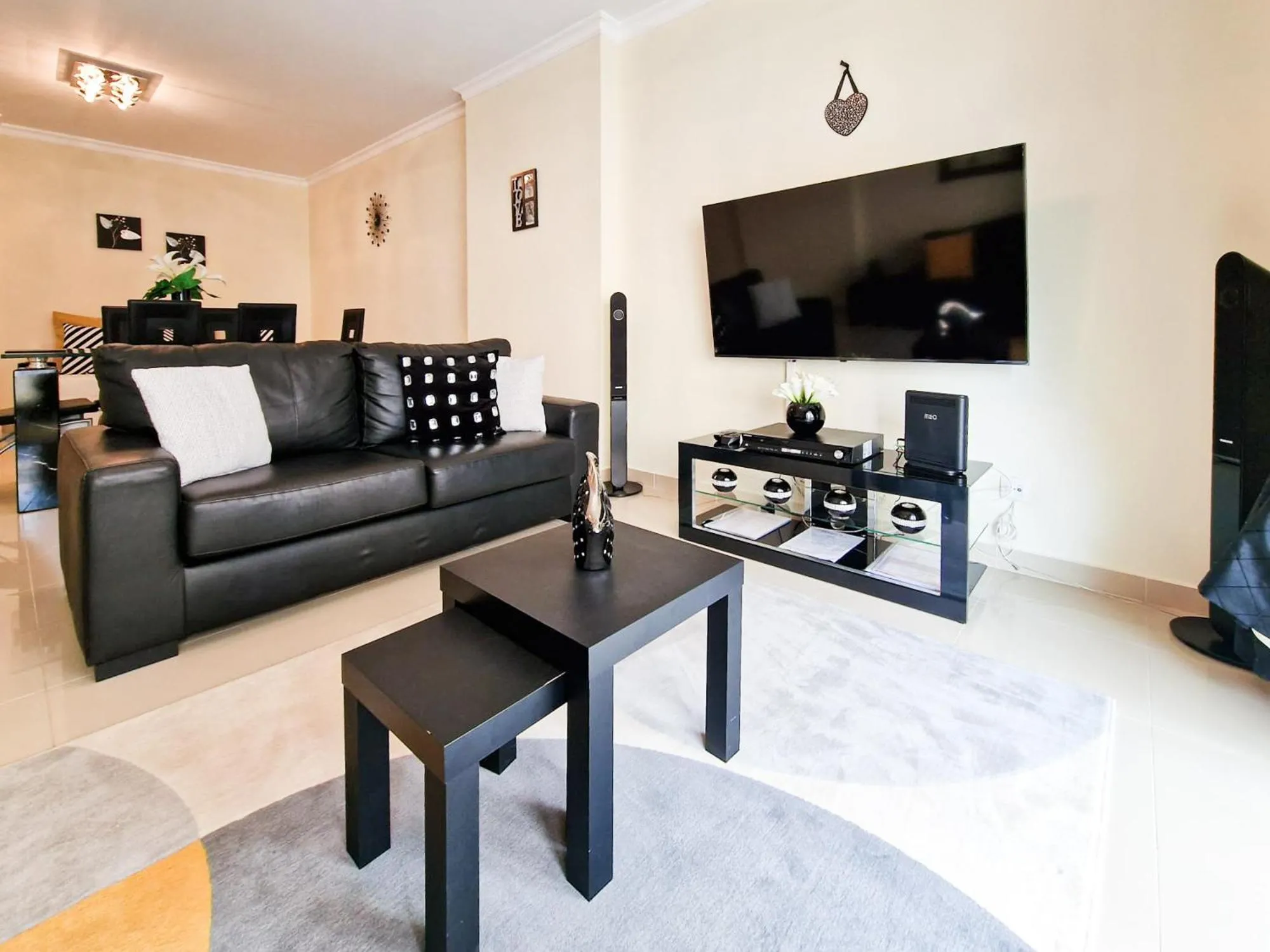 Apartment with Balcony in Apartment Rocha Oceano Azul Charming