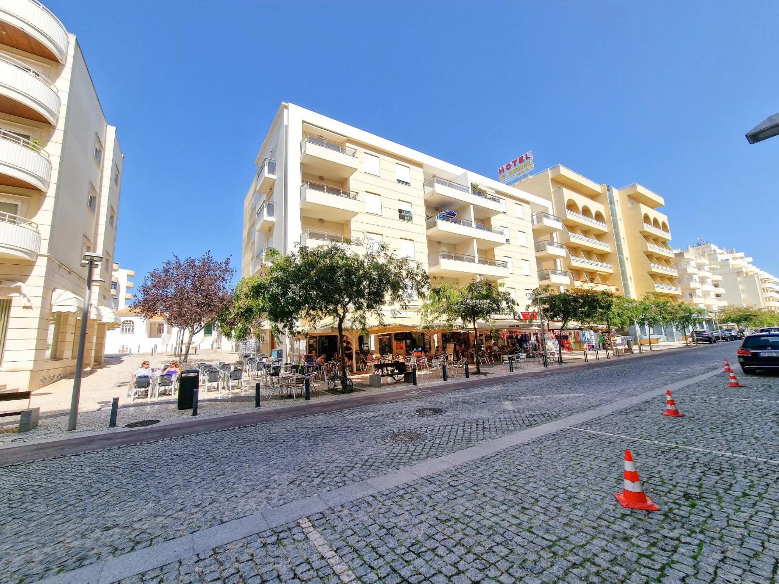 Property building in Apartment Rocha Oceano Azul Charming