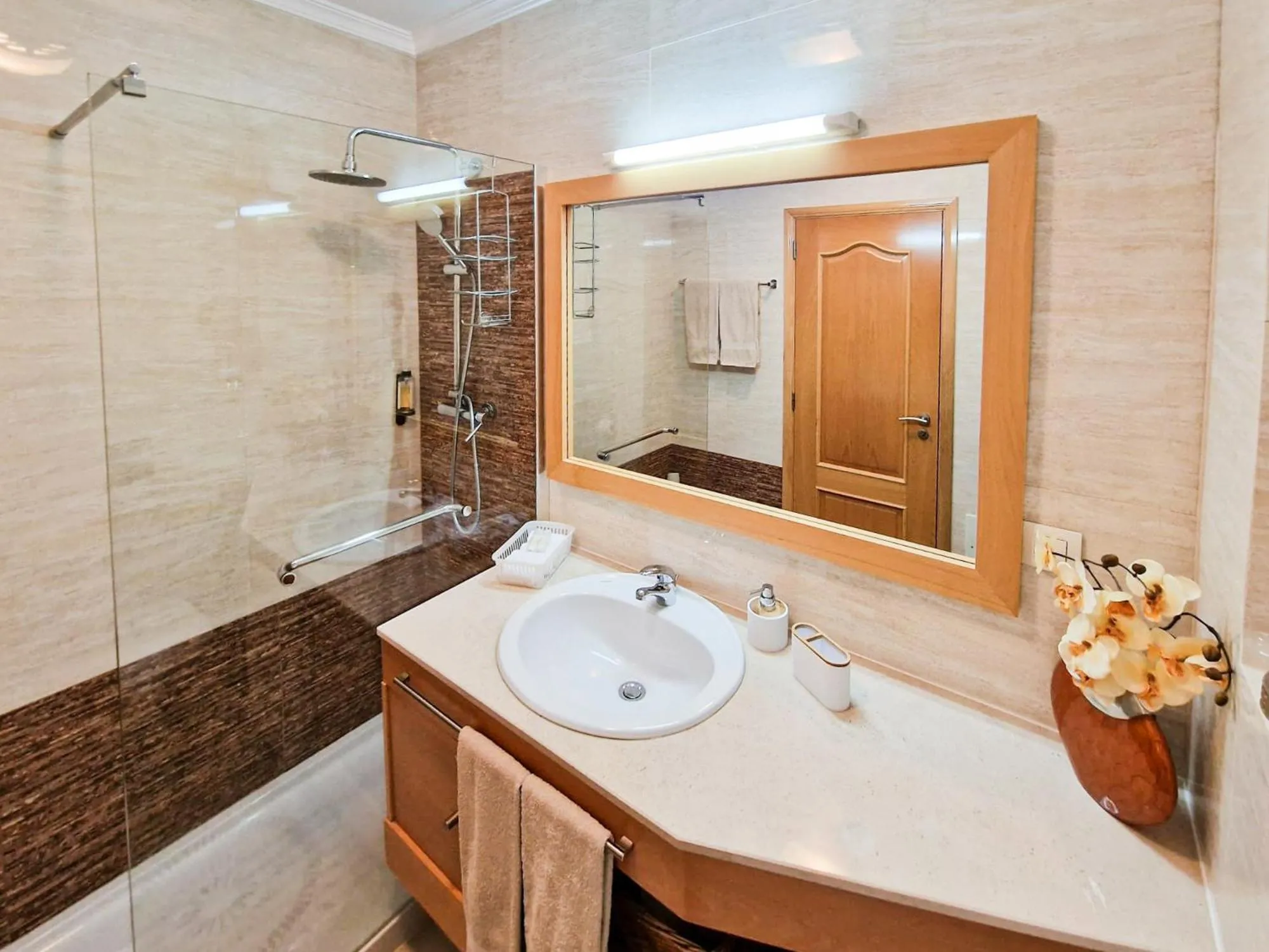 Bathroom in Apartment Rocha Oceano Azul Charming
