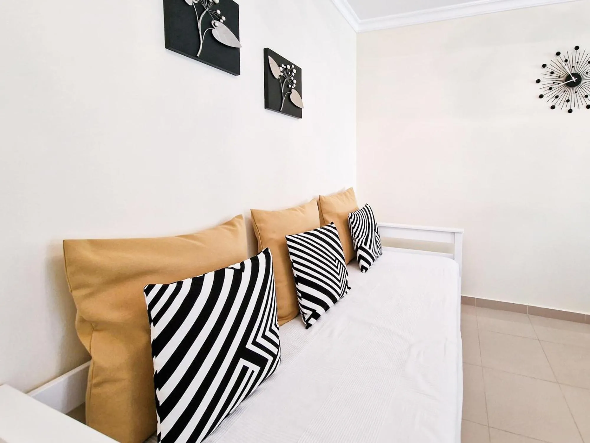 Communal lounge/ TV room in Apartment Rocha Oceano Azul Charming