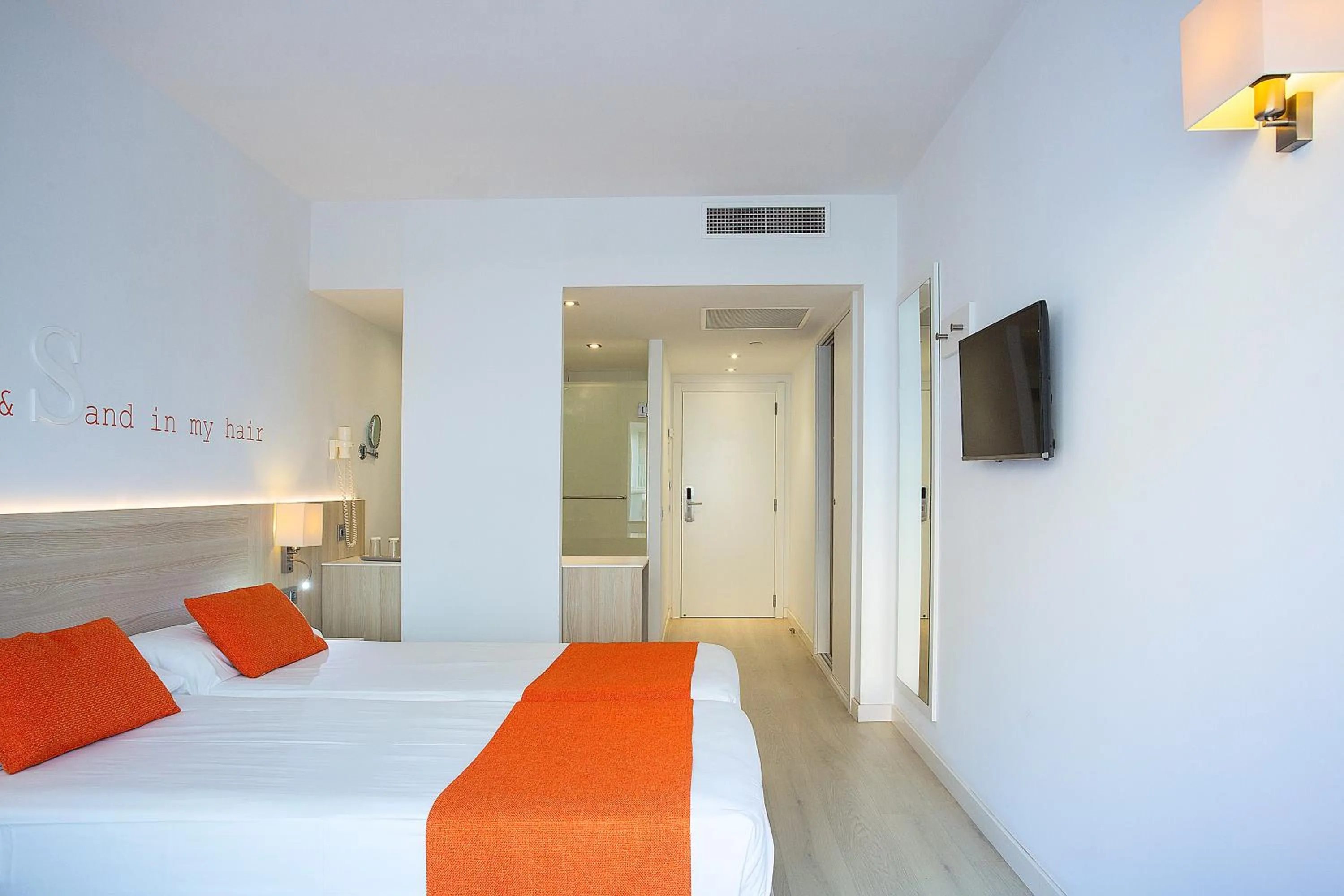 Bed in BQ Bulevar Peguera- Adults Only