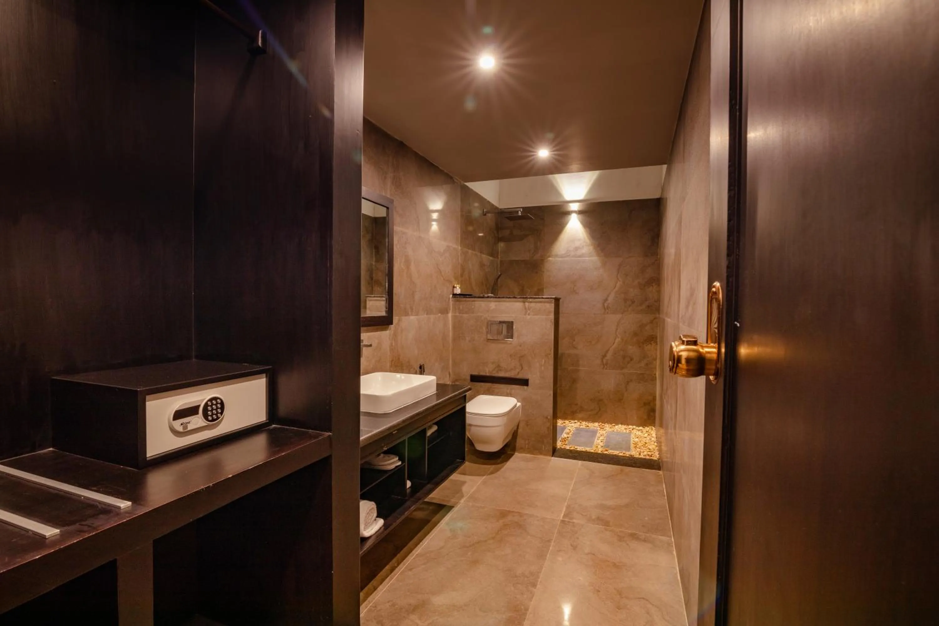 Shower in The Saravi Resort