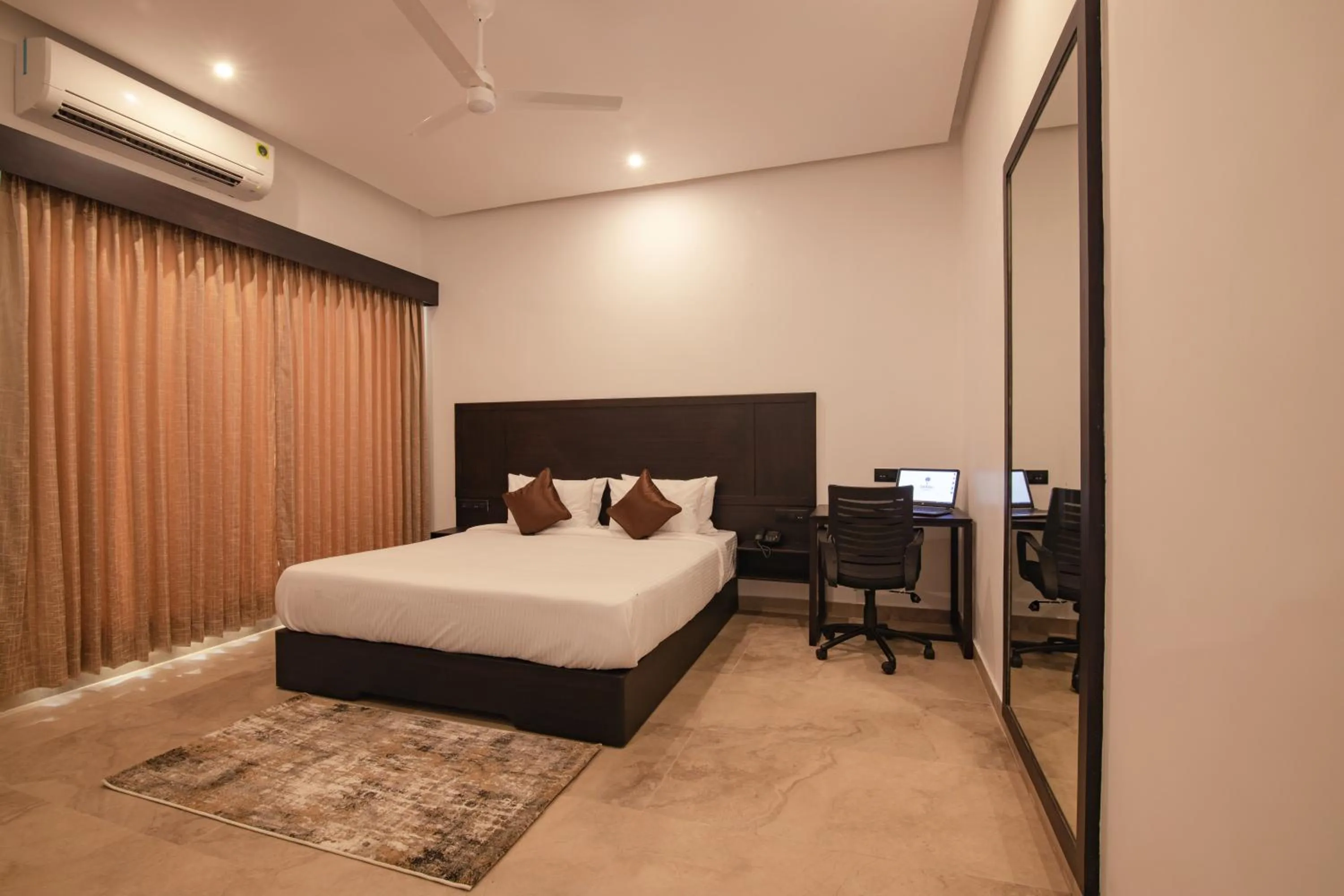 Bed in The Saravi Resort