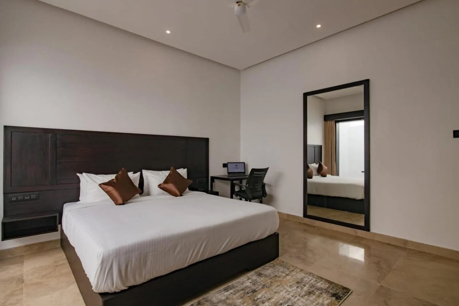 Bed in The Saravi Resort