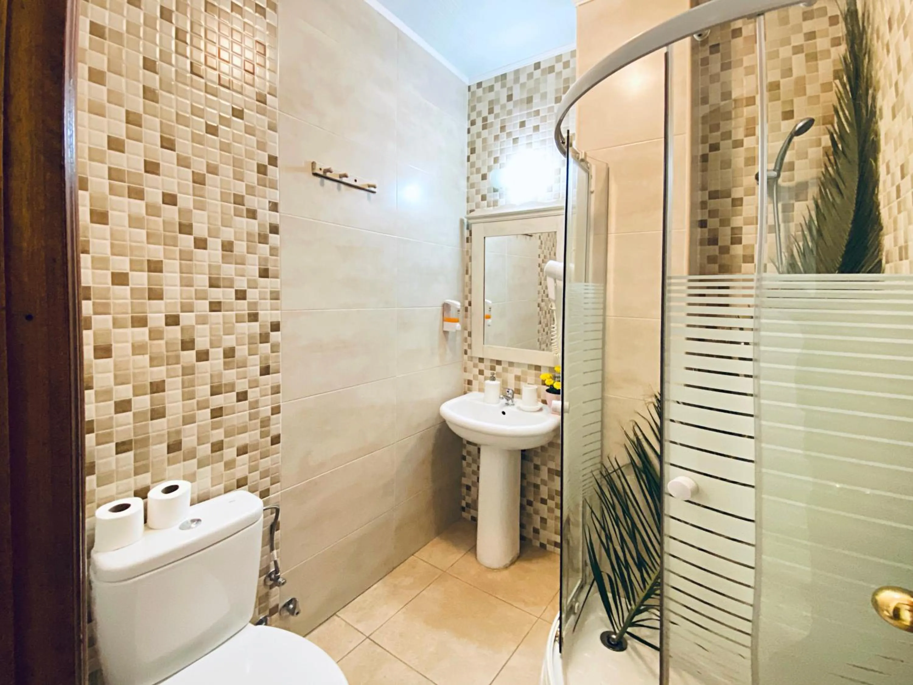 Bathroom in Hostal Azahara