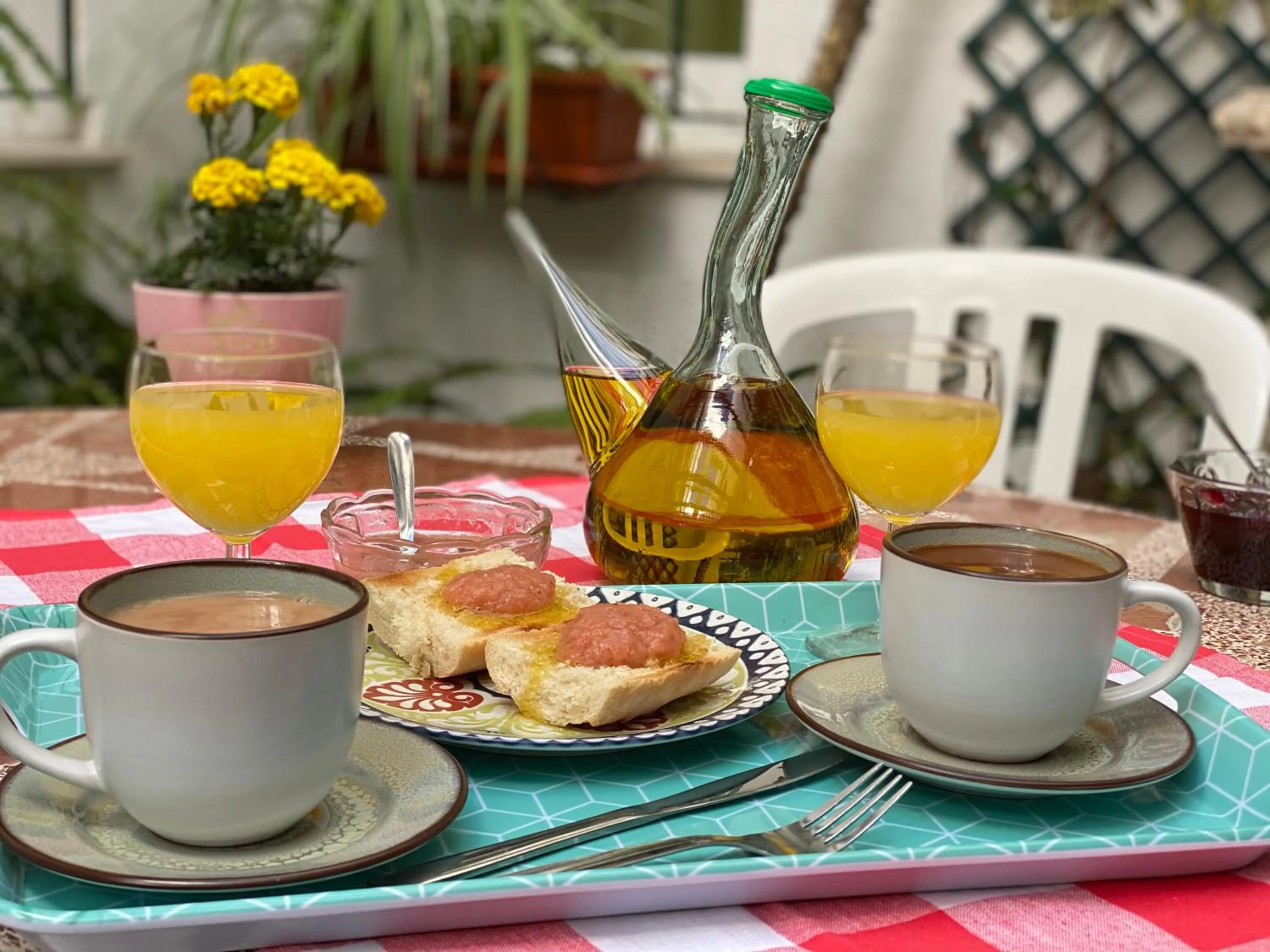 Food and drinks in Hostal Azahara