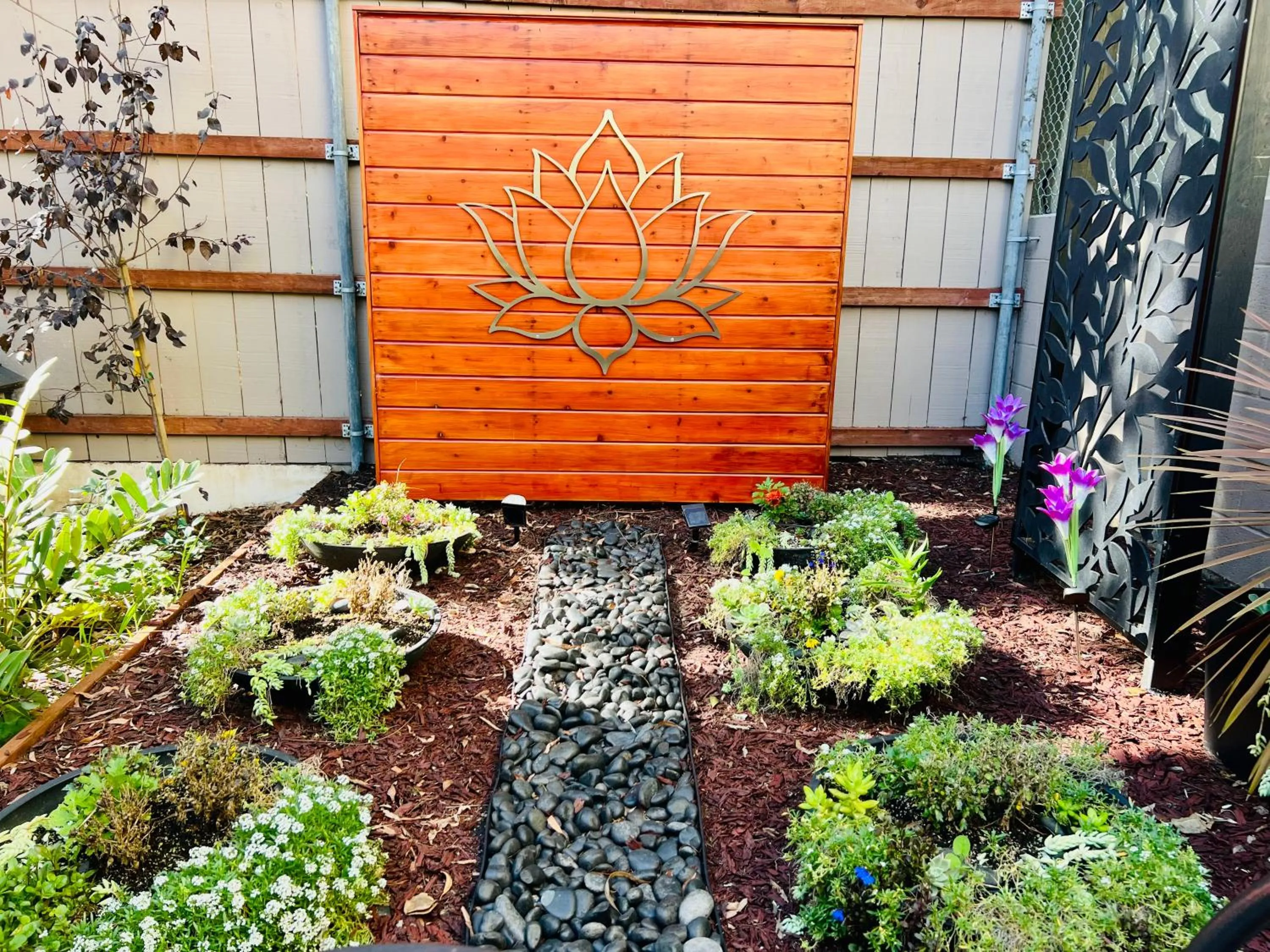 Garden in Somerset Hotel