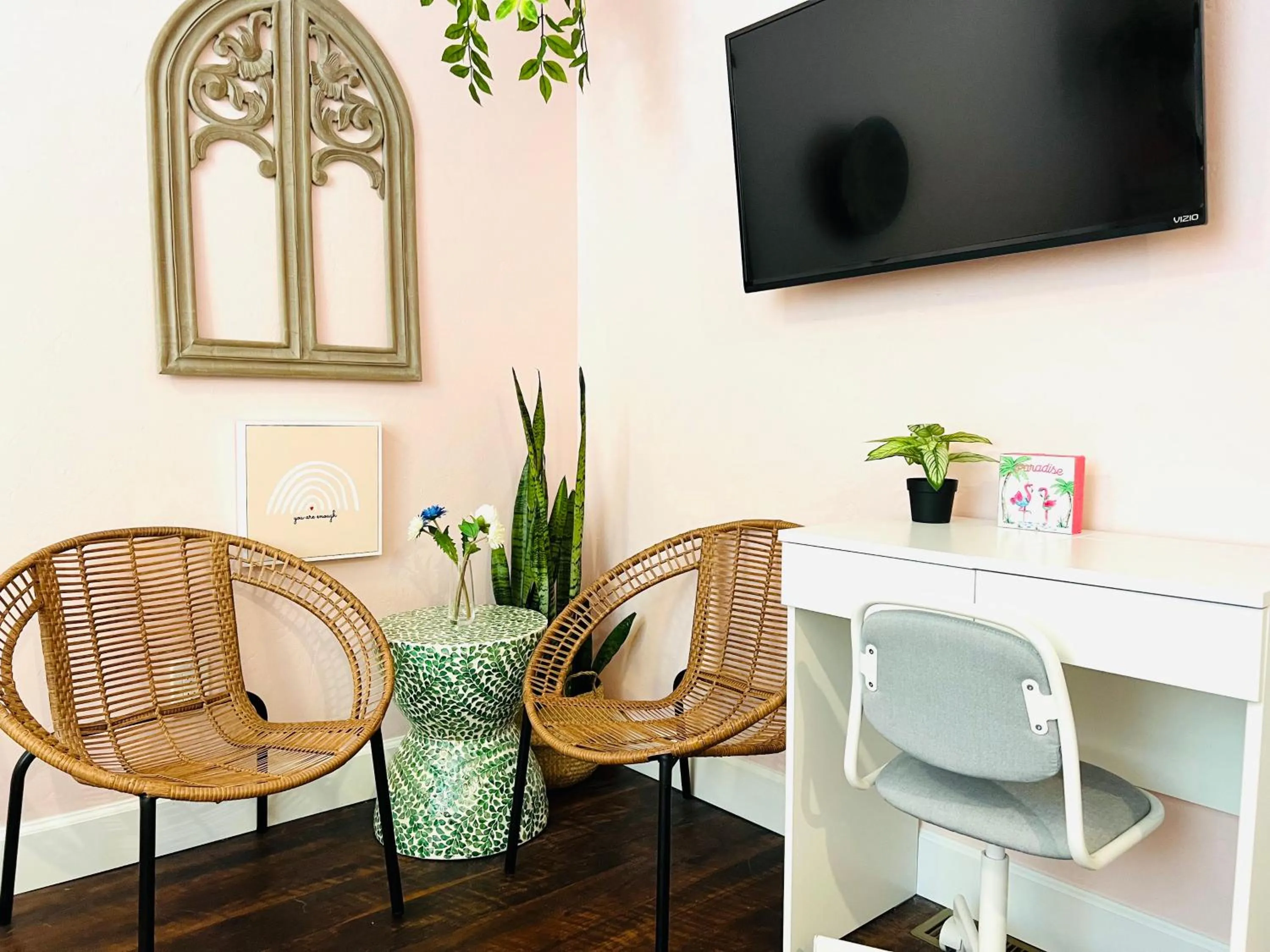 TV and multimedia in Somerset Hotel