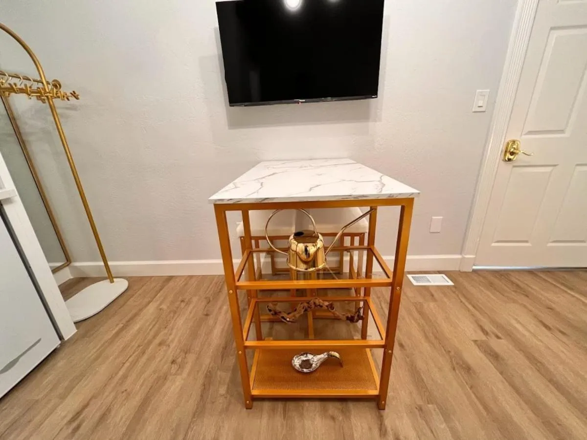 TV and multimedia in Somerset Hotel