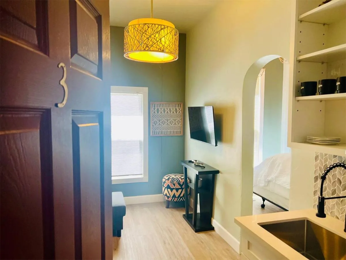 TV and multimedia in Somerset Hotel