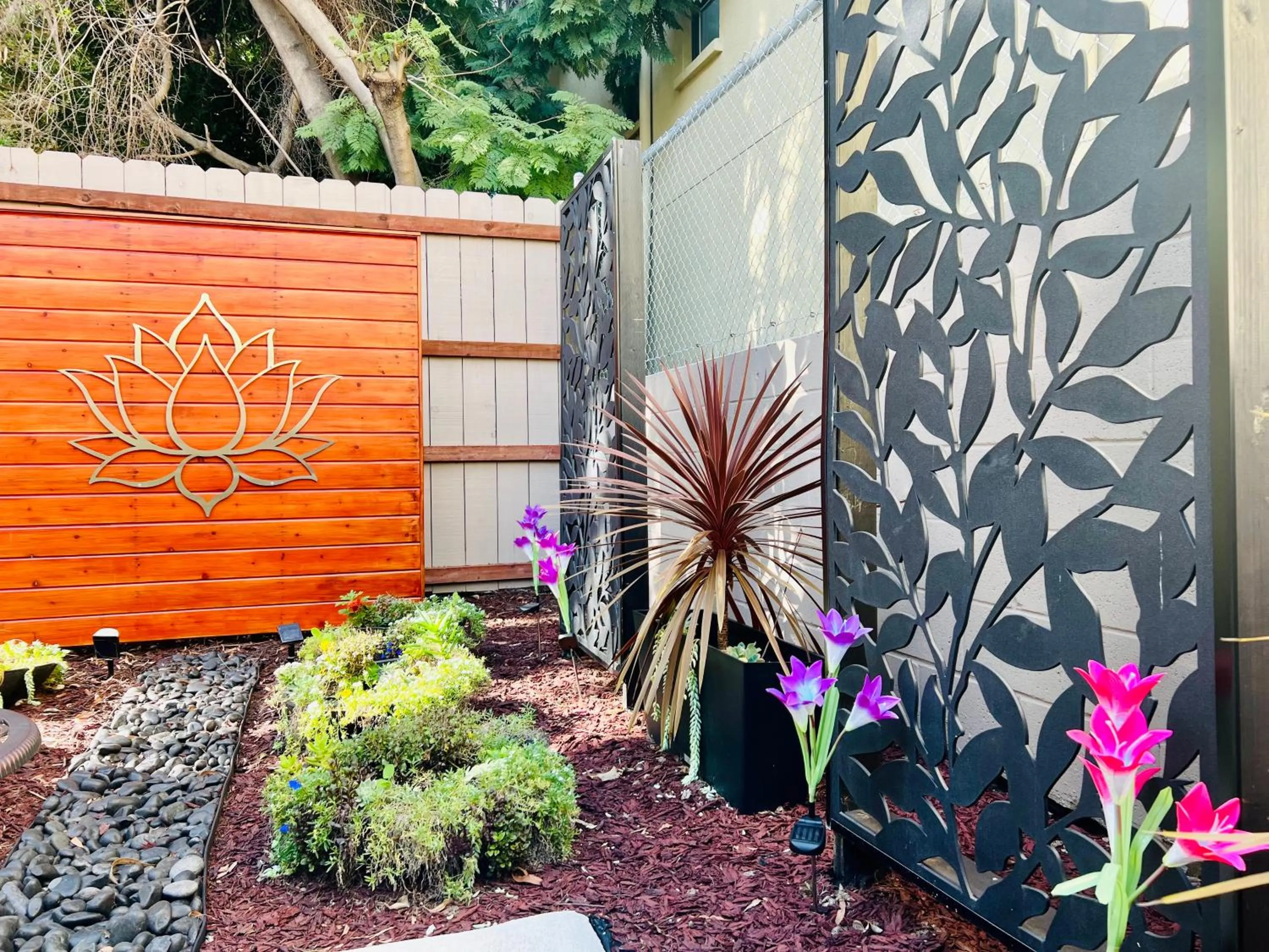 Garden in Somerset Hotel