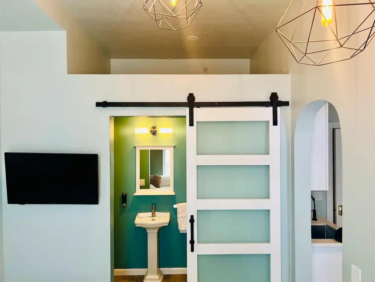 Bathroom in Somerset Hotel