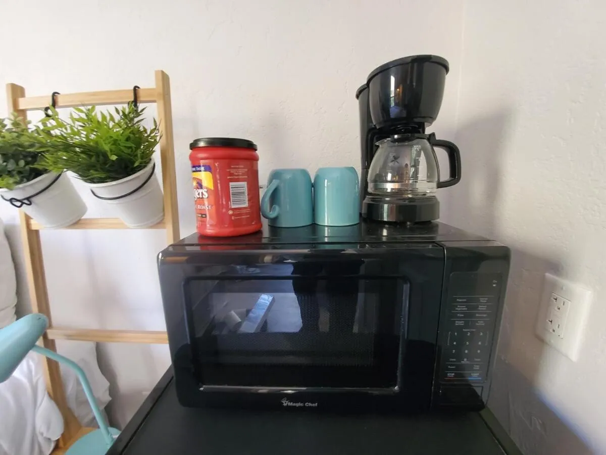 Coffee/tea facilities in Somerset Hotel