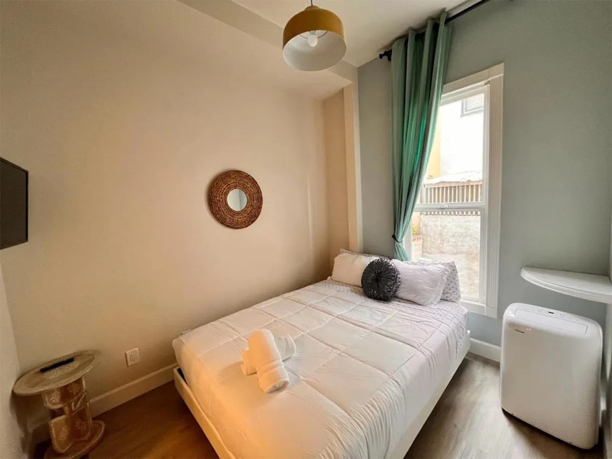 Photo of the whole room in Somerset Hotel