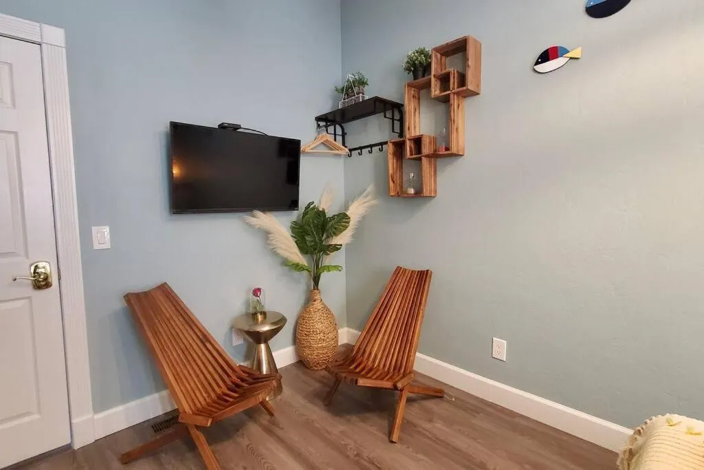 TV and multimedia in Somerset Hotel