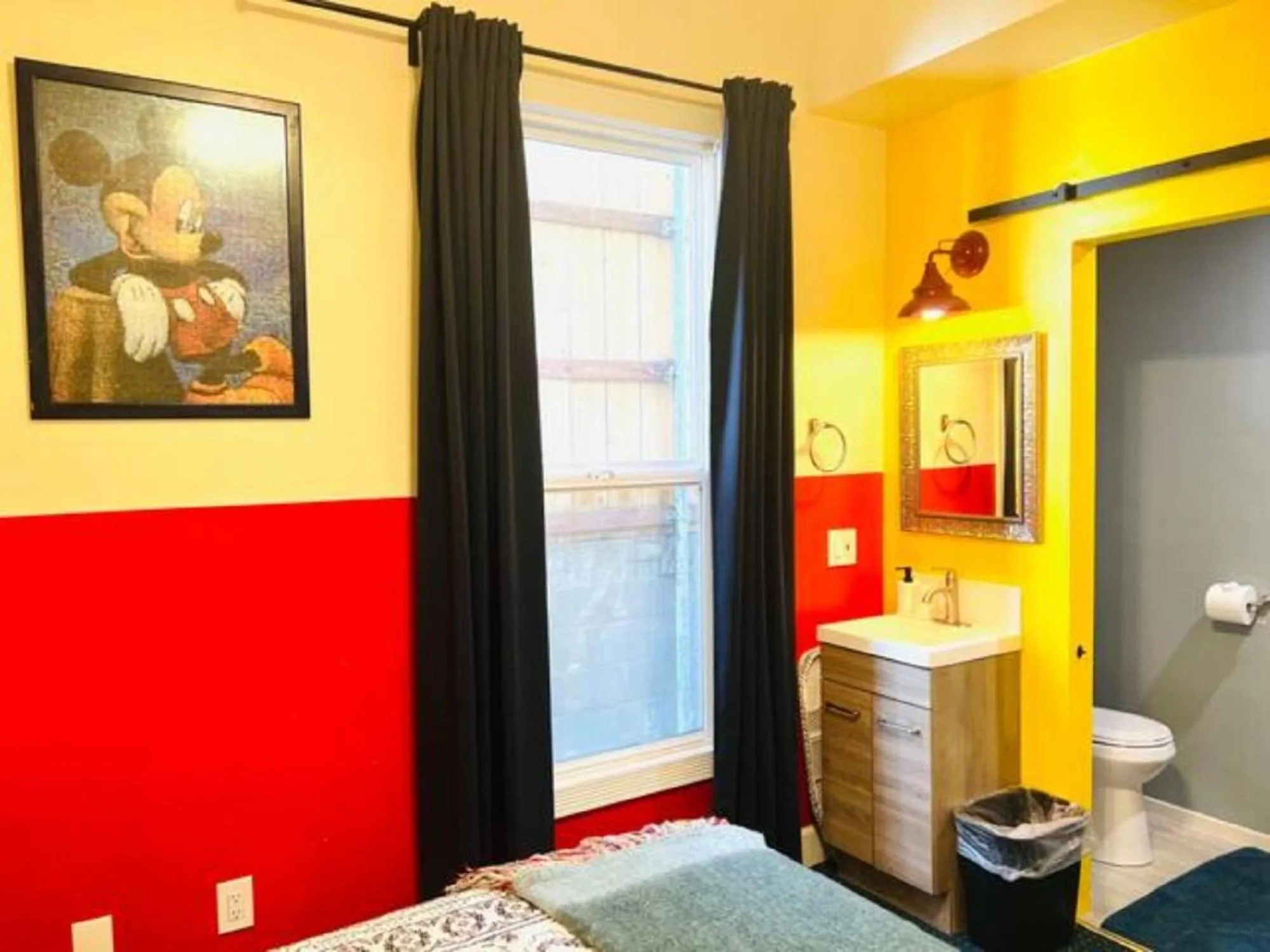 Toilet in Somerset Hotel