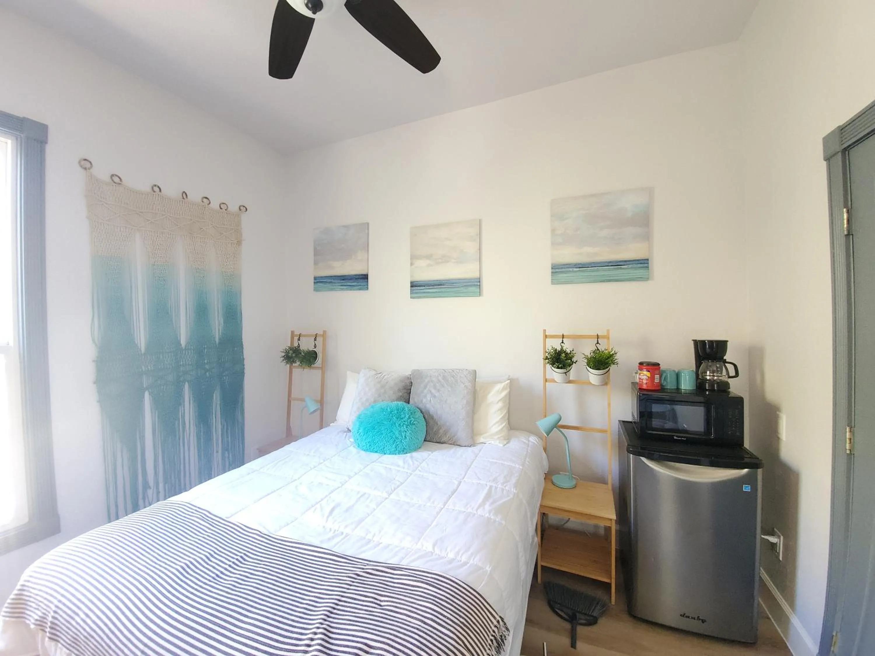 Photo of the whole room in Somerset Hotel