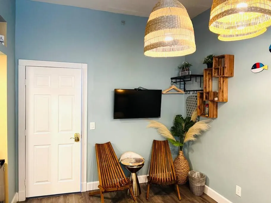 TV and multimedia in Somerset Hotel