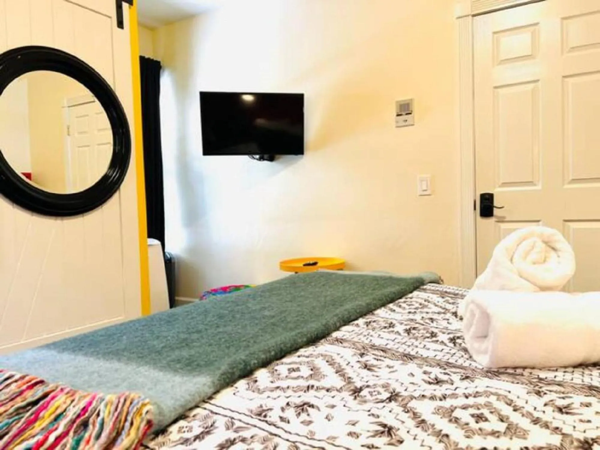 TV and multimedia in Somerset Hotel