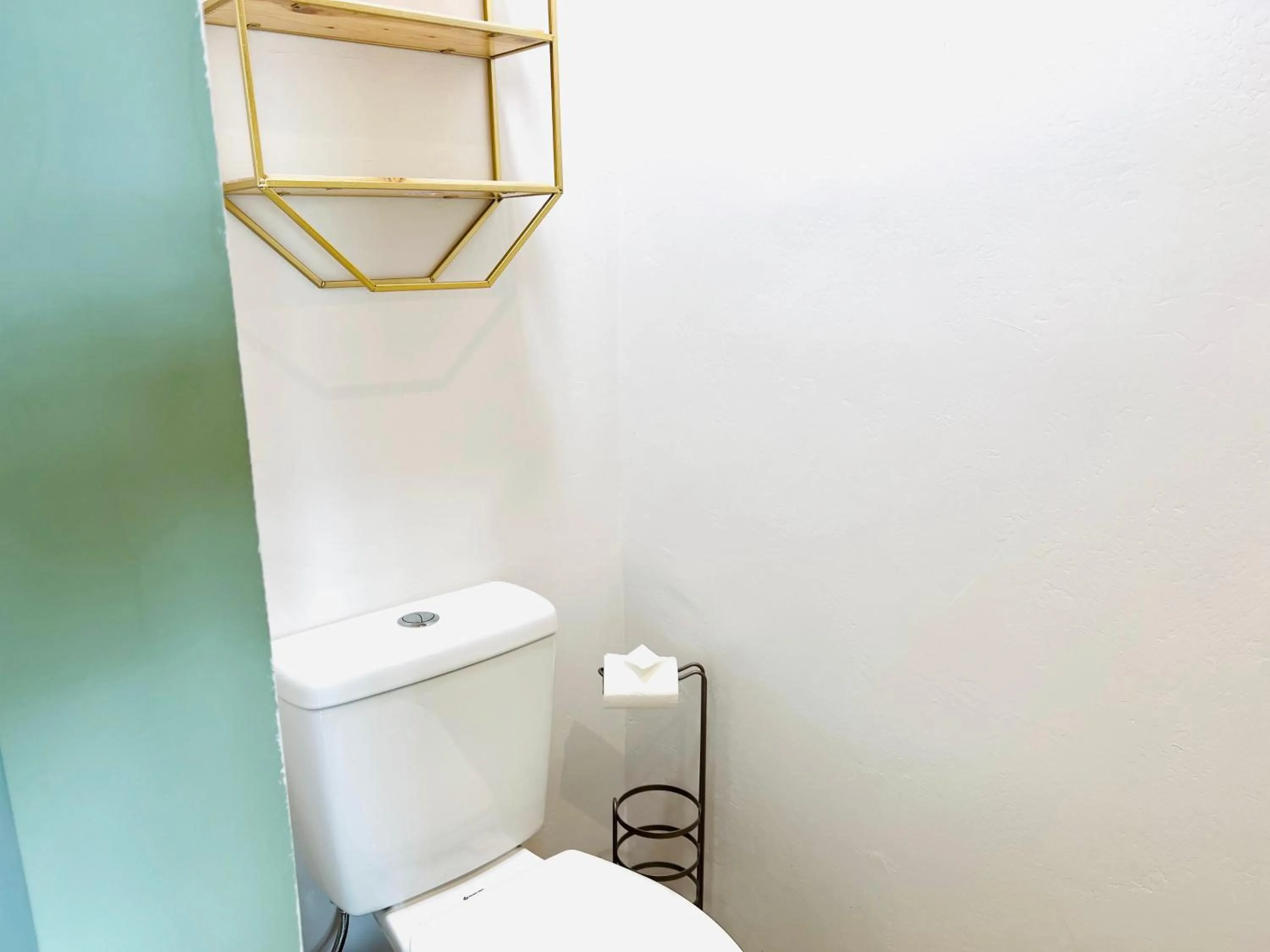 Toilet in Somerset Hotel