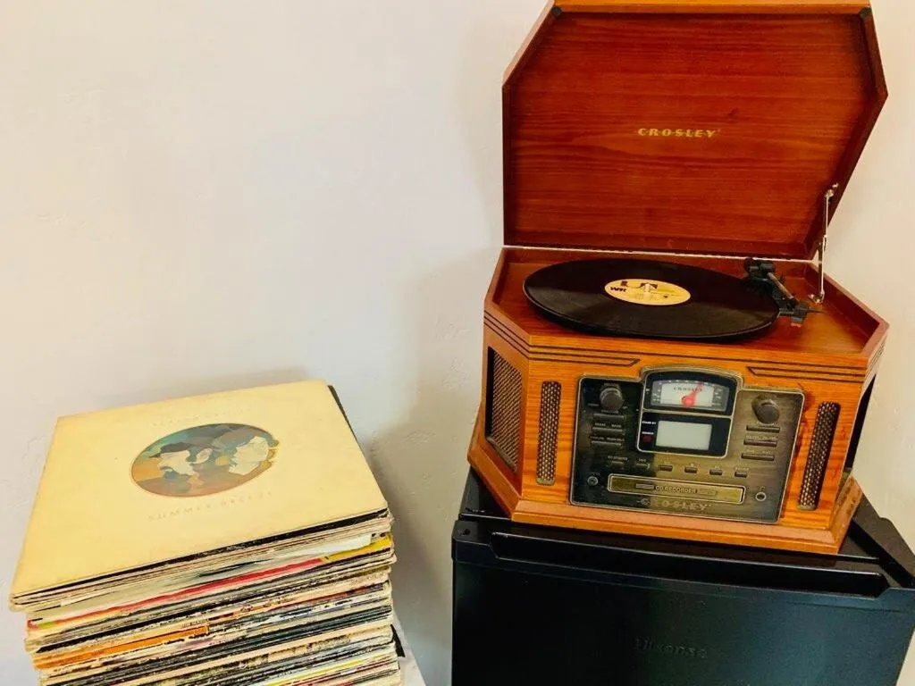 Decorative detail in Somerset Hotel