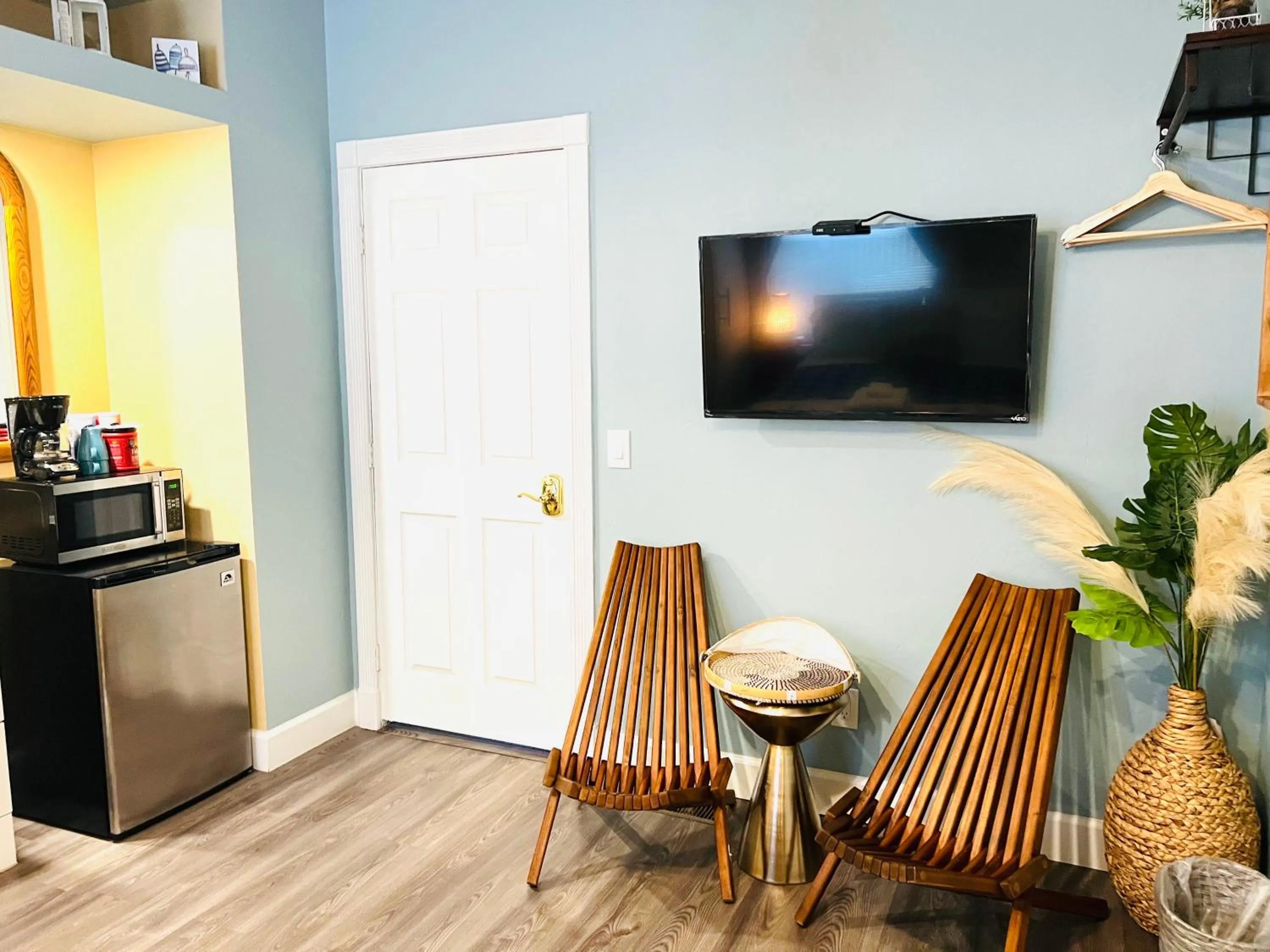 TV and multimedia in Somerset Hotel