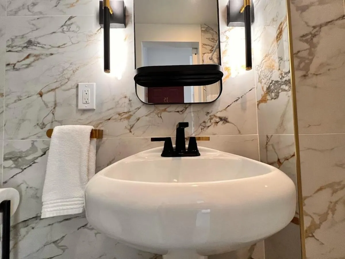 Bathroom in Somerset Hotel