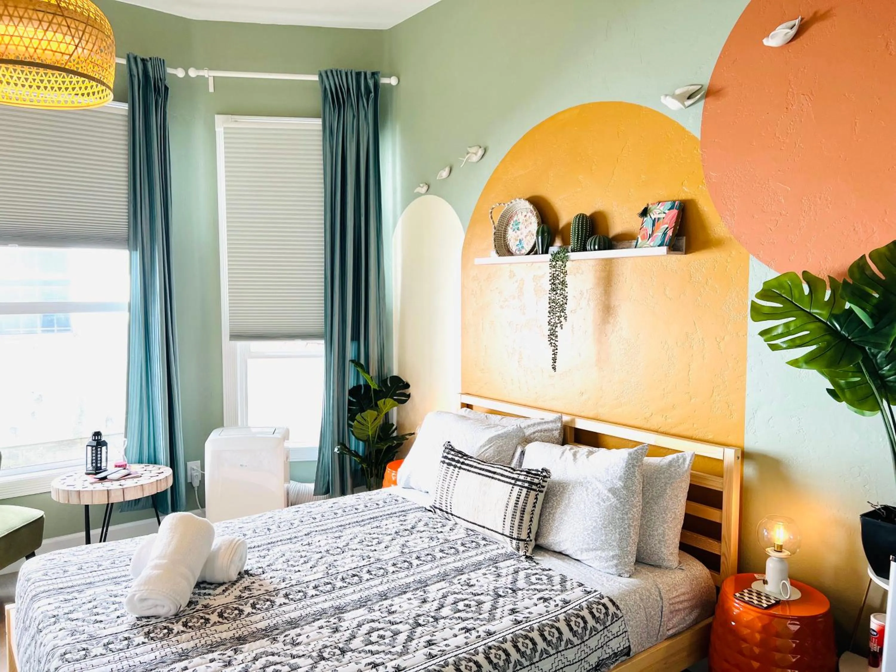 Photo of the whole room in Somerset Hotel