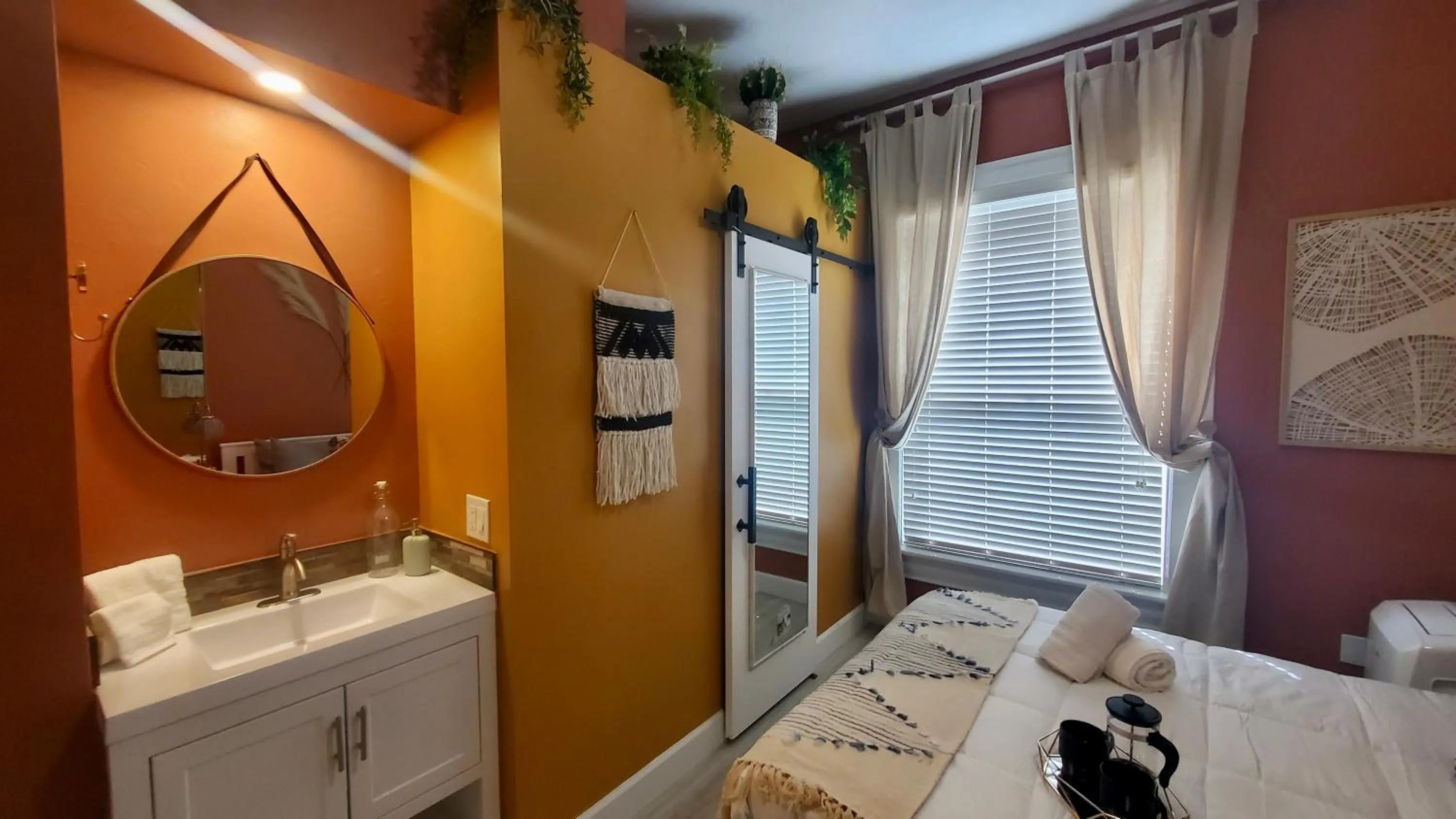 Photo of the whole room in Somerset Hotel