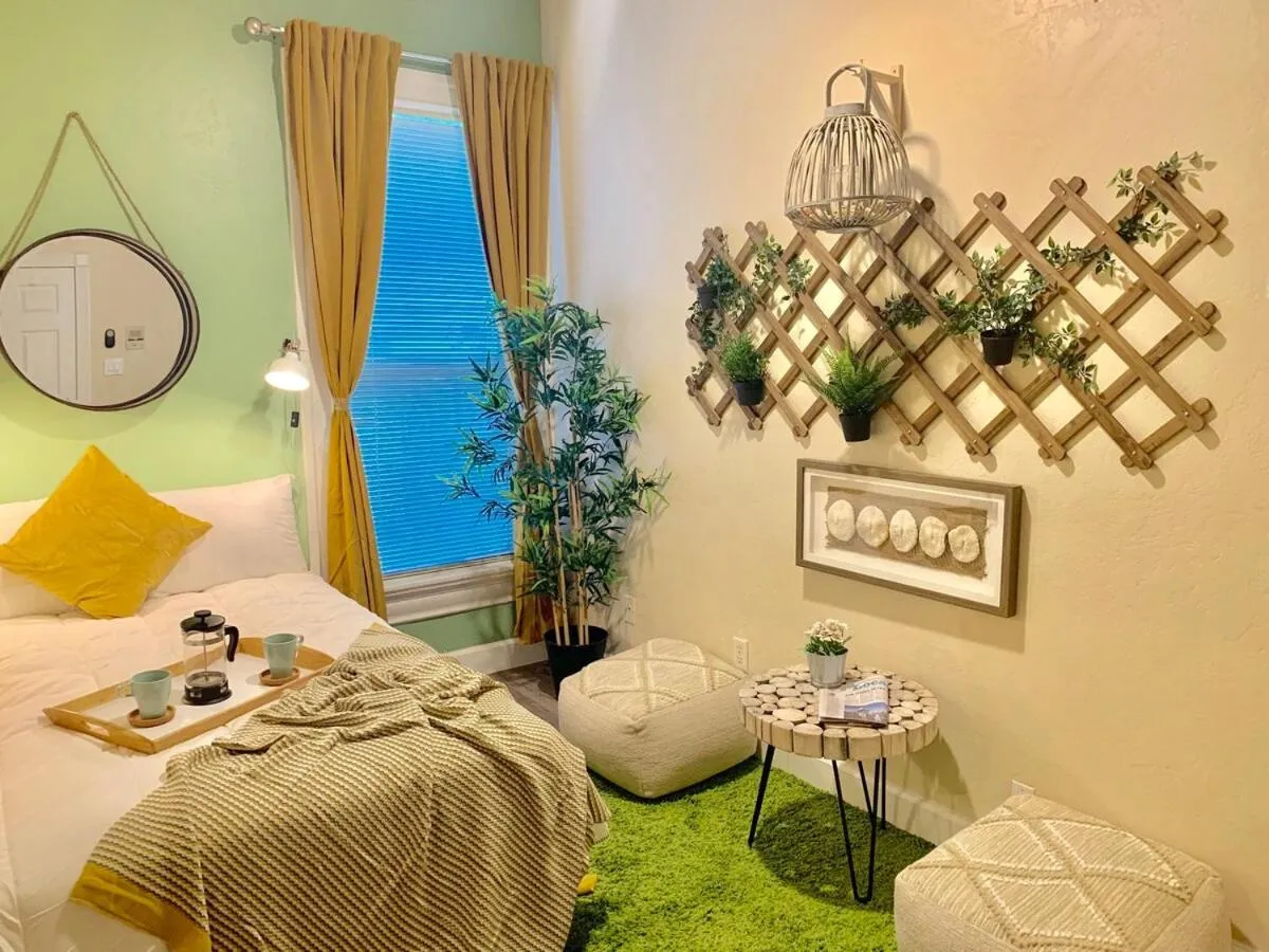 Photo of the whole room in Somerset Hotel