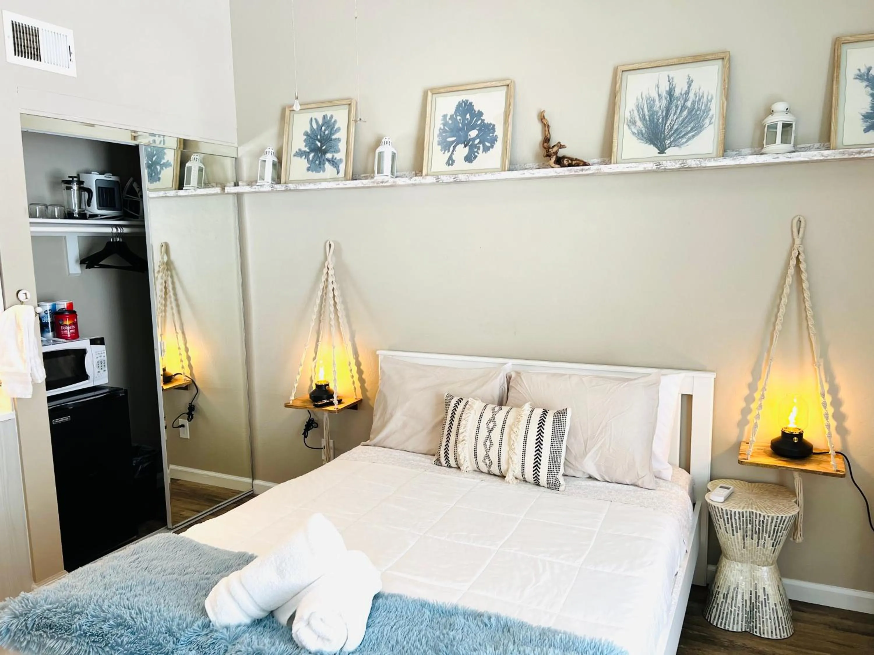 Photo of the whole room in Somerset Hotel