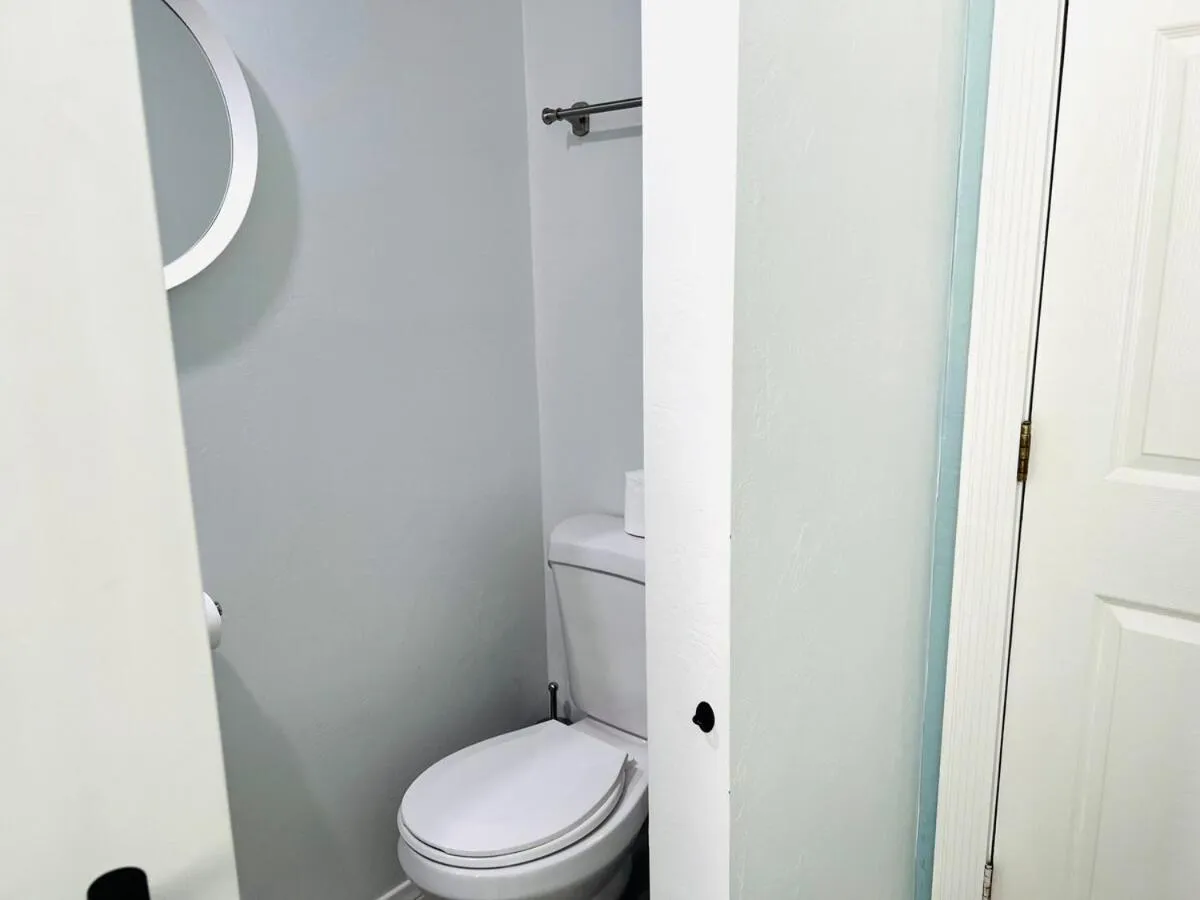 Toilet in Somerset Hotel