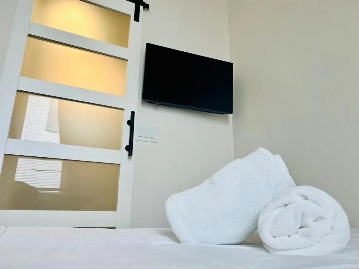 TV and multimedia in Somerset Hotel