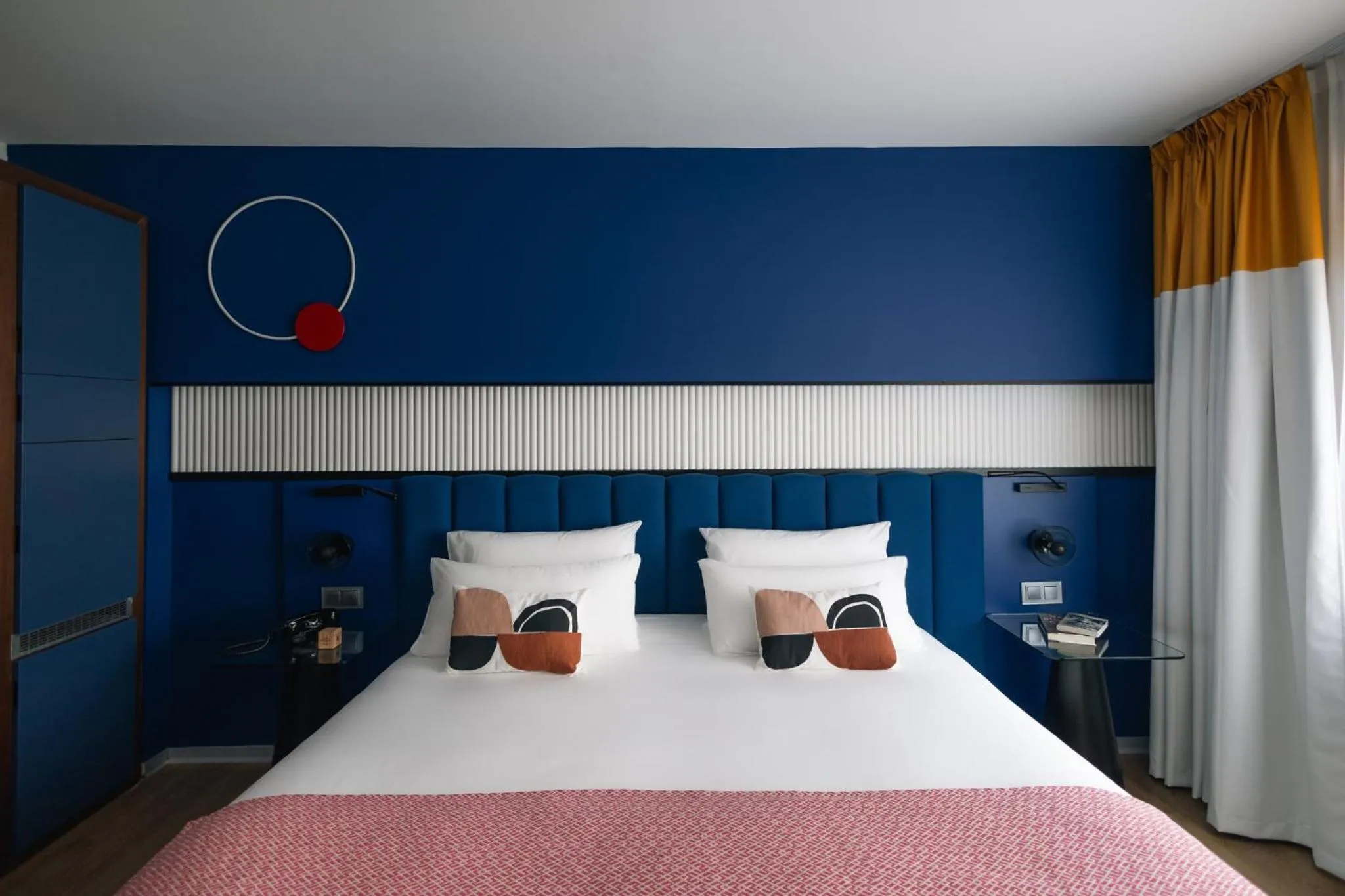 Photo of the whole room, Bed in Hotel Indigo Barcelona Plaza Espana by IHG