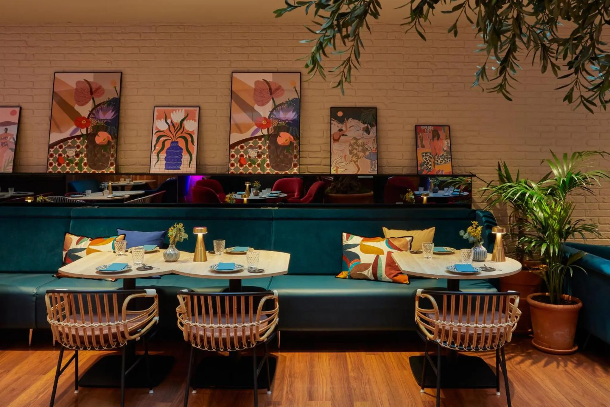 Restaurant/places to eat in Hotel Indigo Barcelona Plaza Espana by IHG