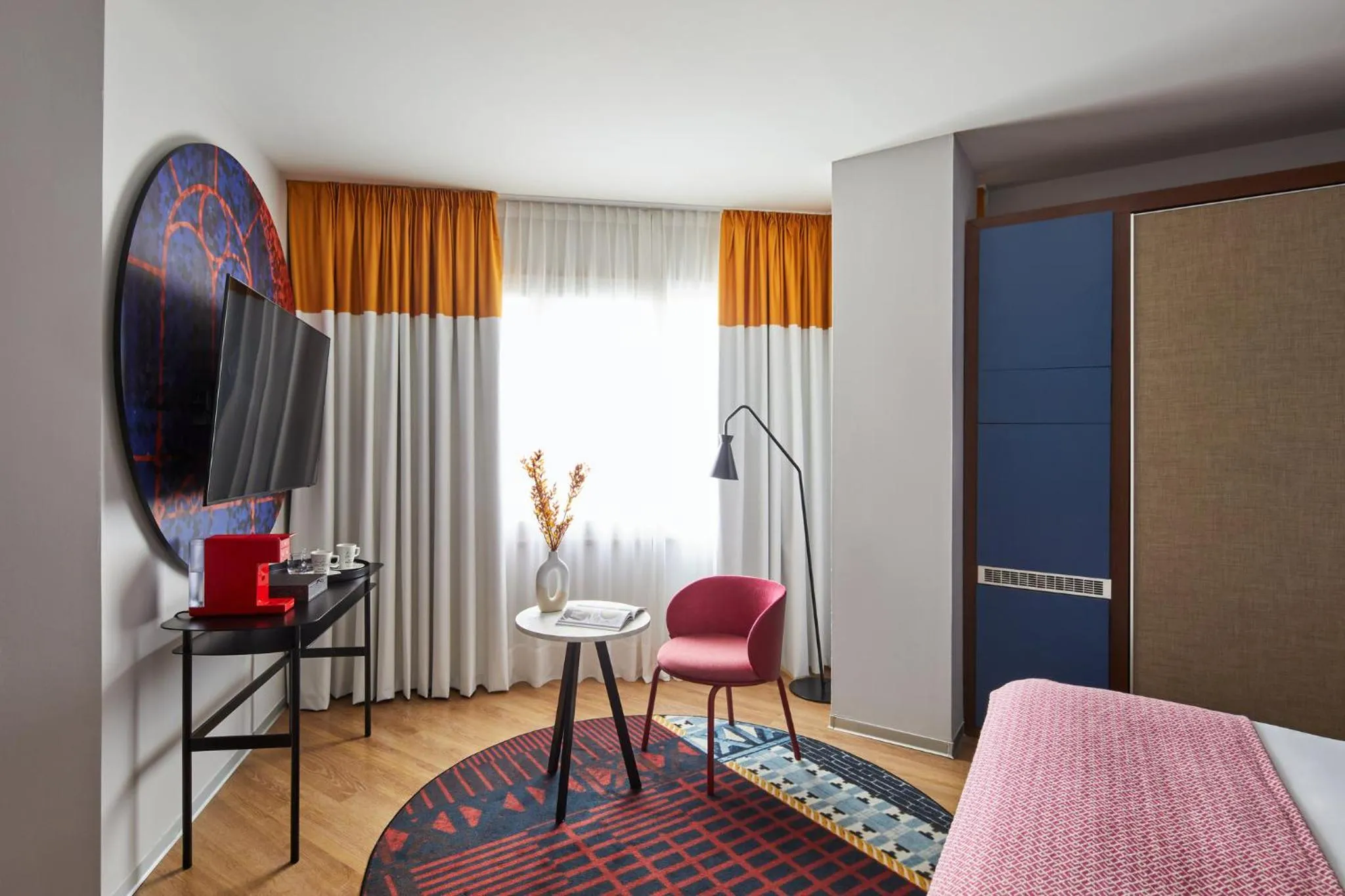 Photo of the whole room, Bed in Hotel Indigo Barcelona Plaza Espana by IHG