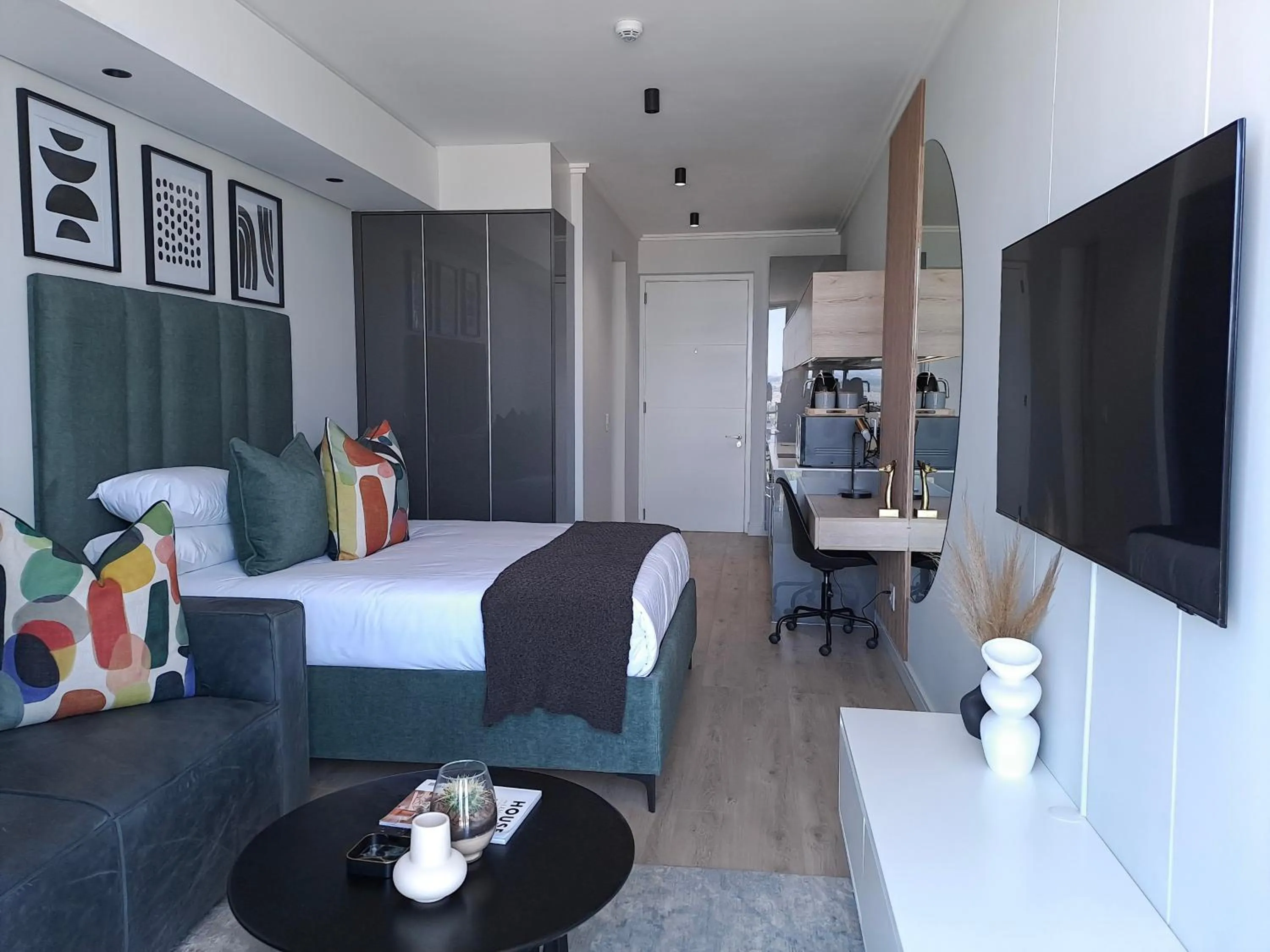 Bedroom, Bed in Executive Apartment at Ellipse Waterfall